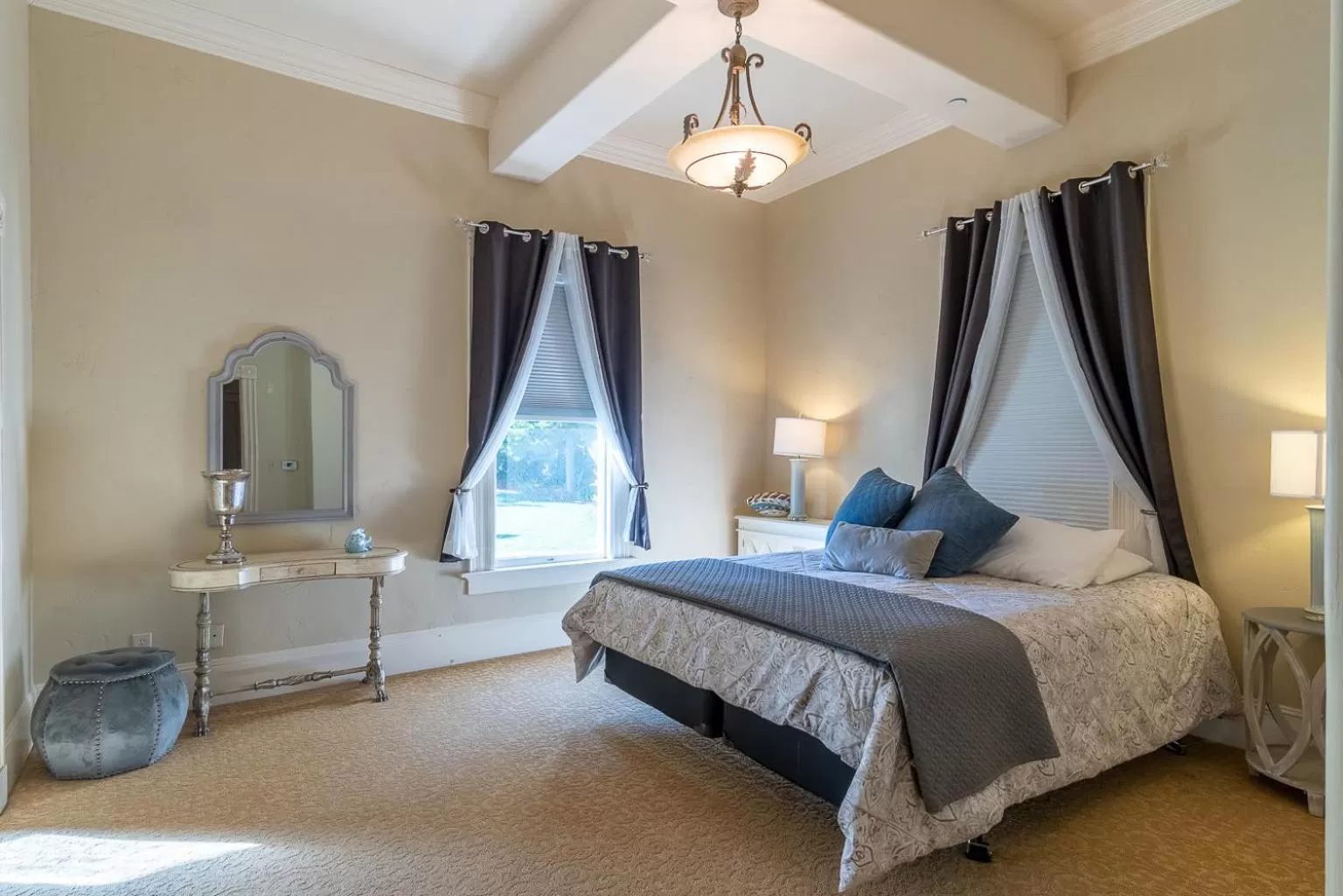 Bedroom, Bed in Chateau Coralini