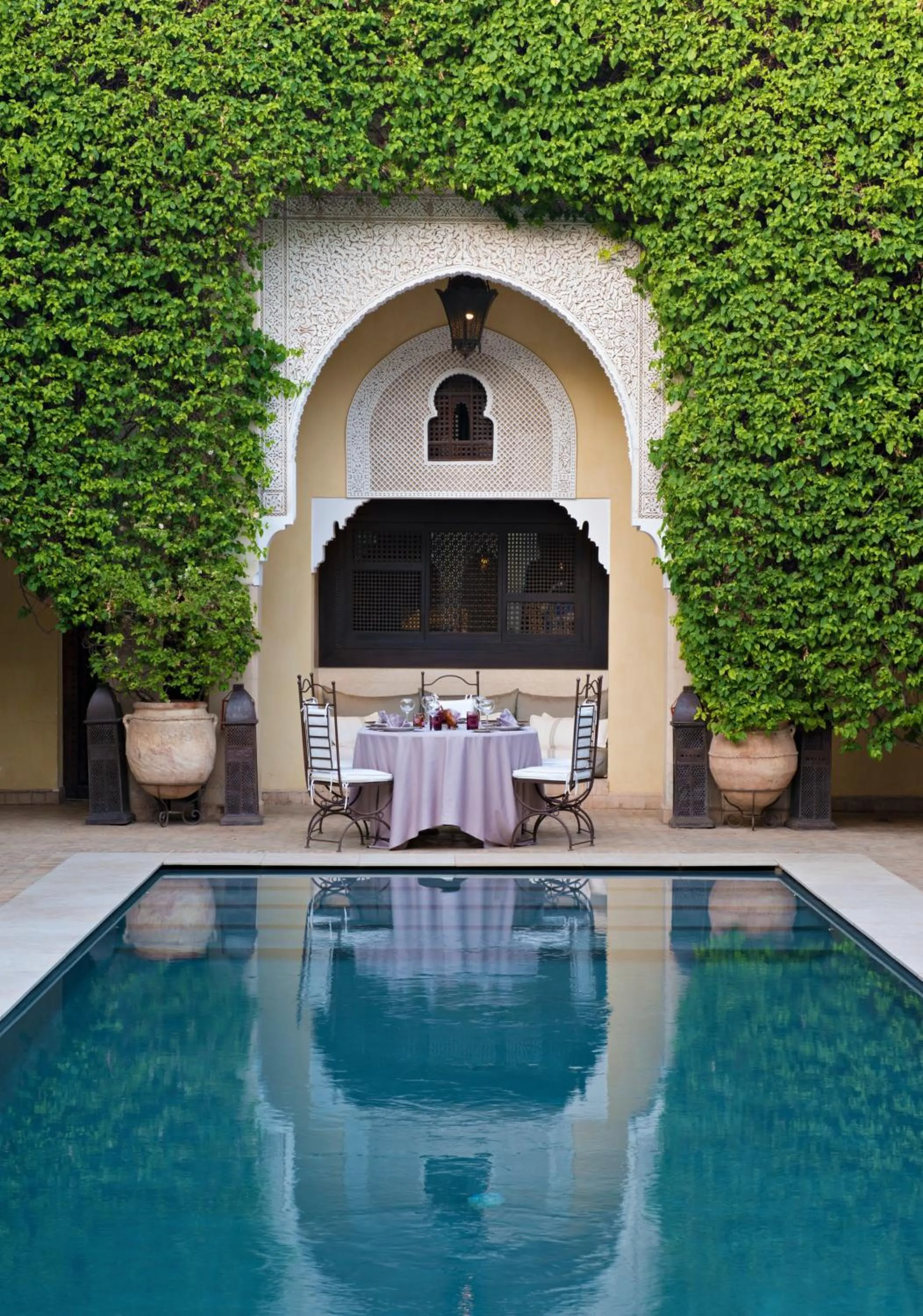 Swimming pool in La Villa des Orangers - Relais & Châteaux