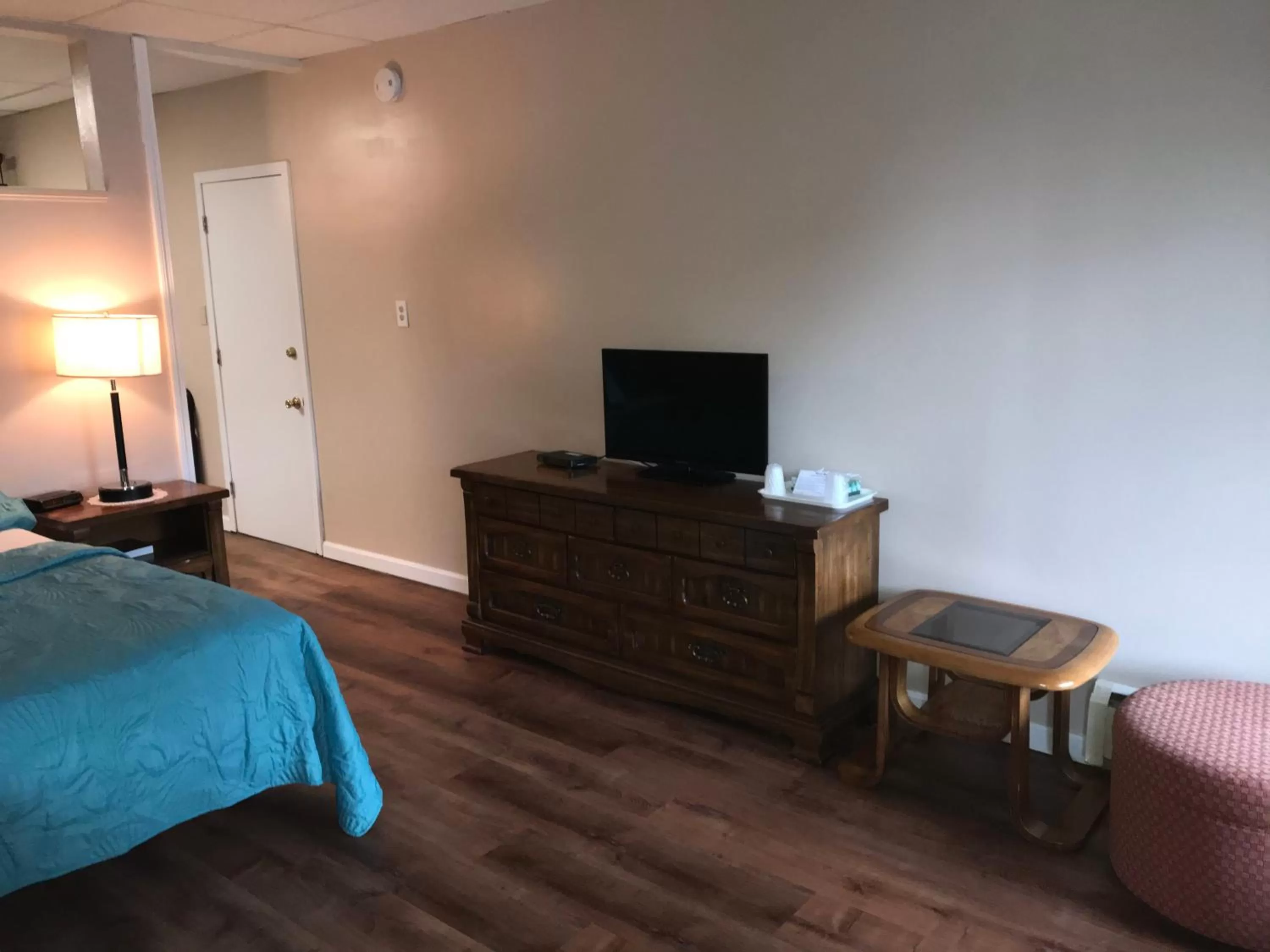 Bed in Northern Peaks Motor Inn