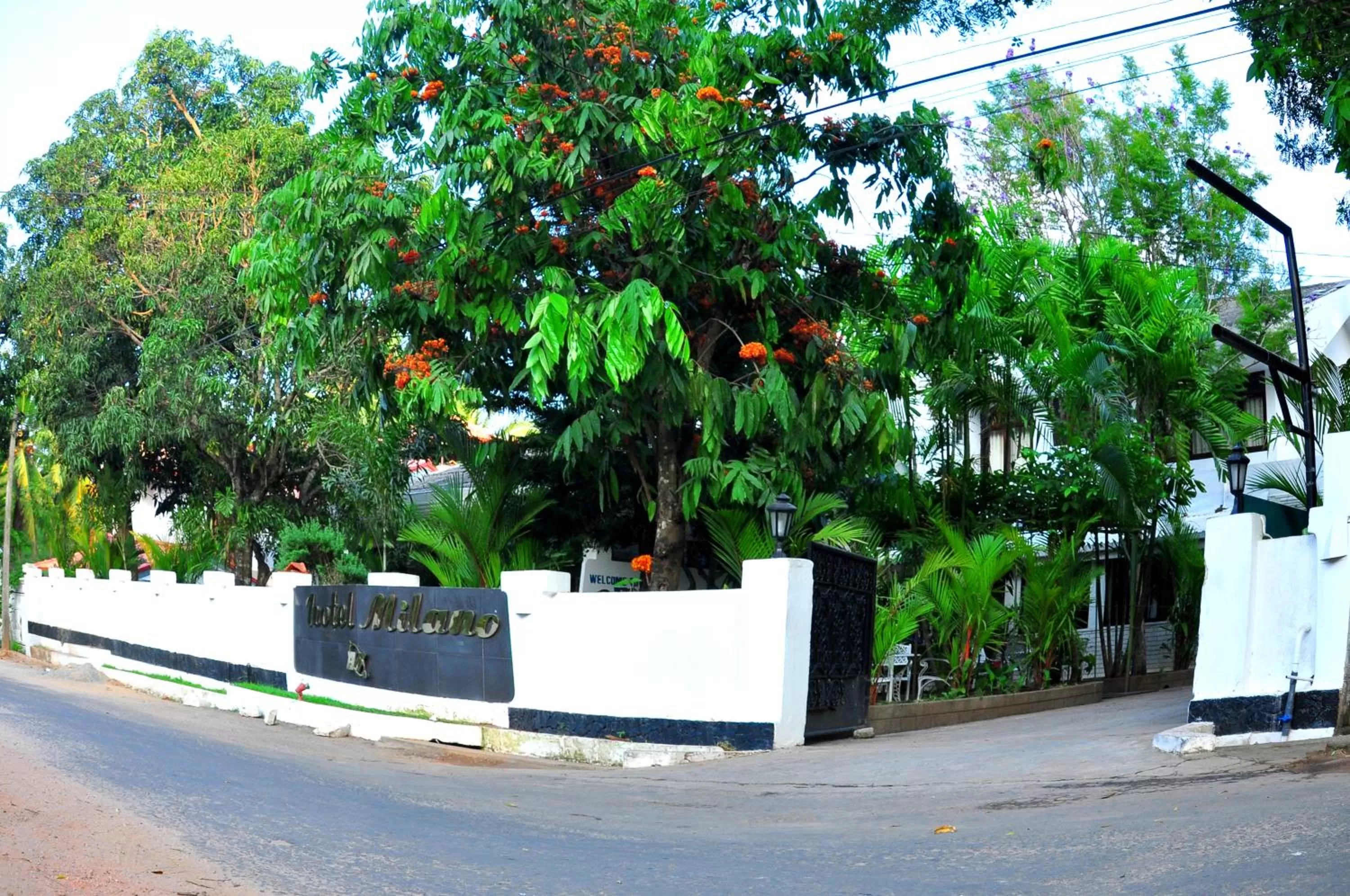 Facade/entrance in Milano Tourist Rest