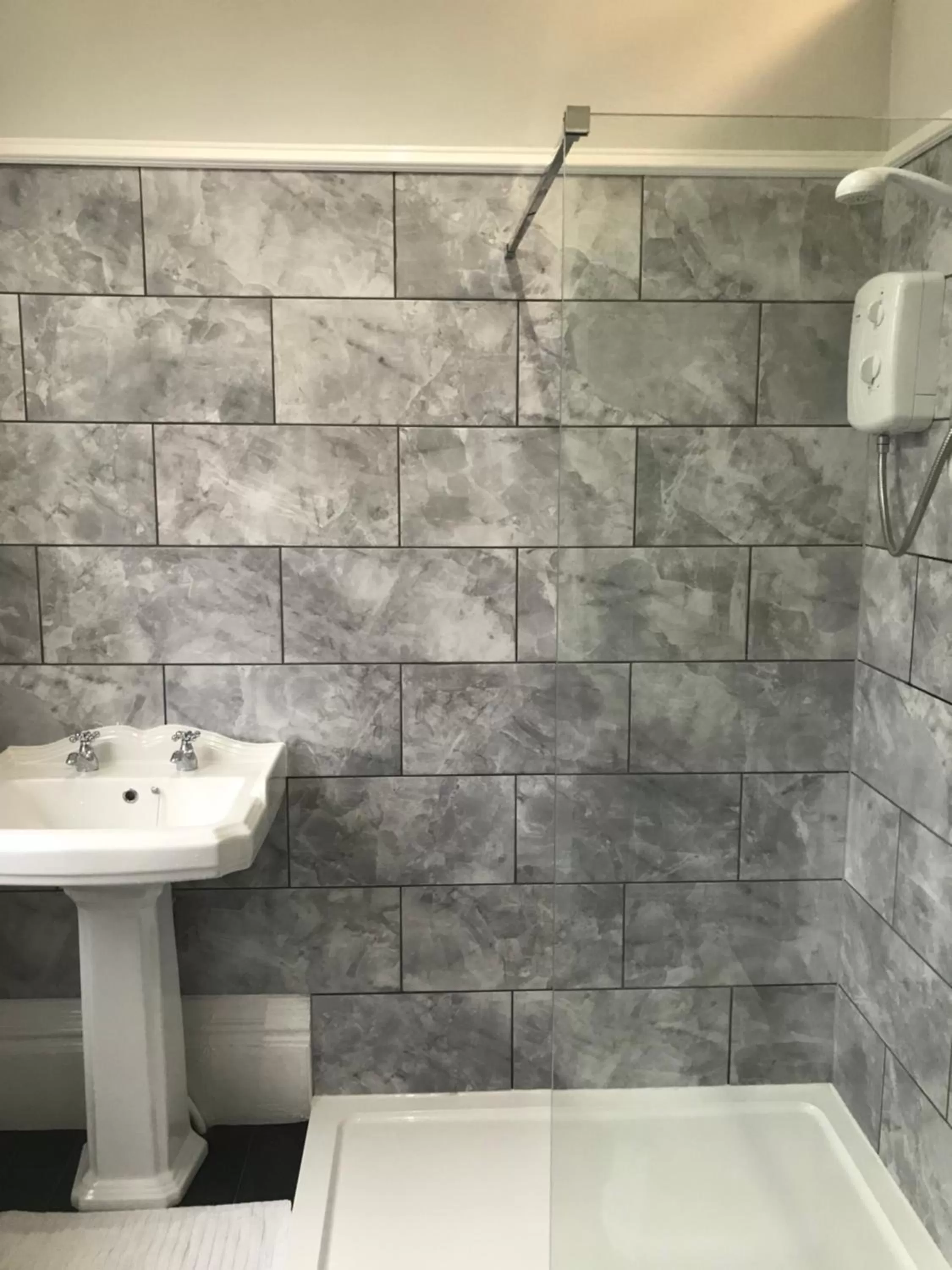 Bathroom in St Andrews house Hotel