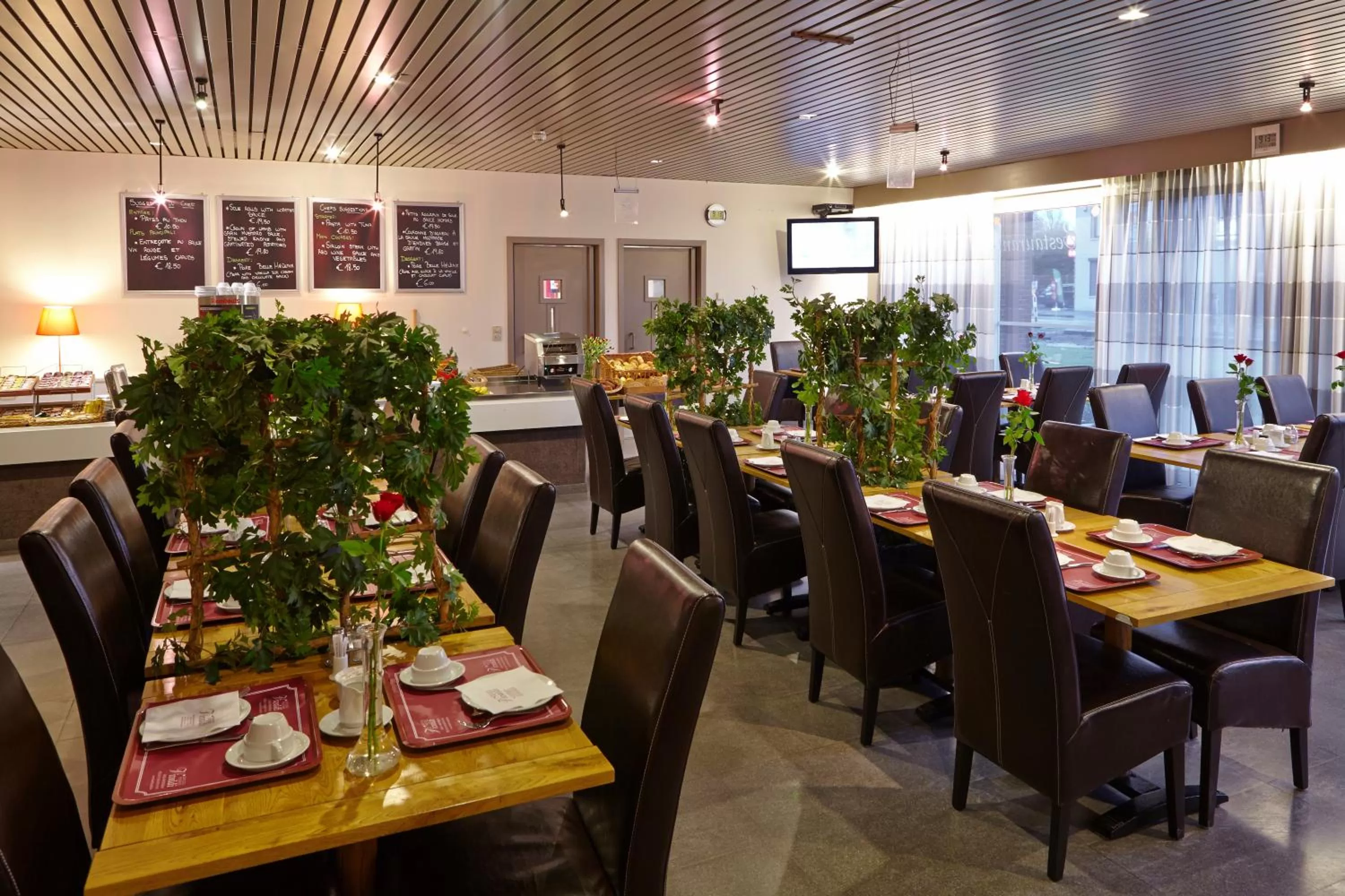 Restaurant/places to eat in Vivaldi Hotel