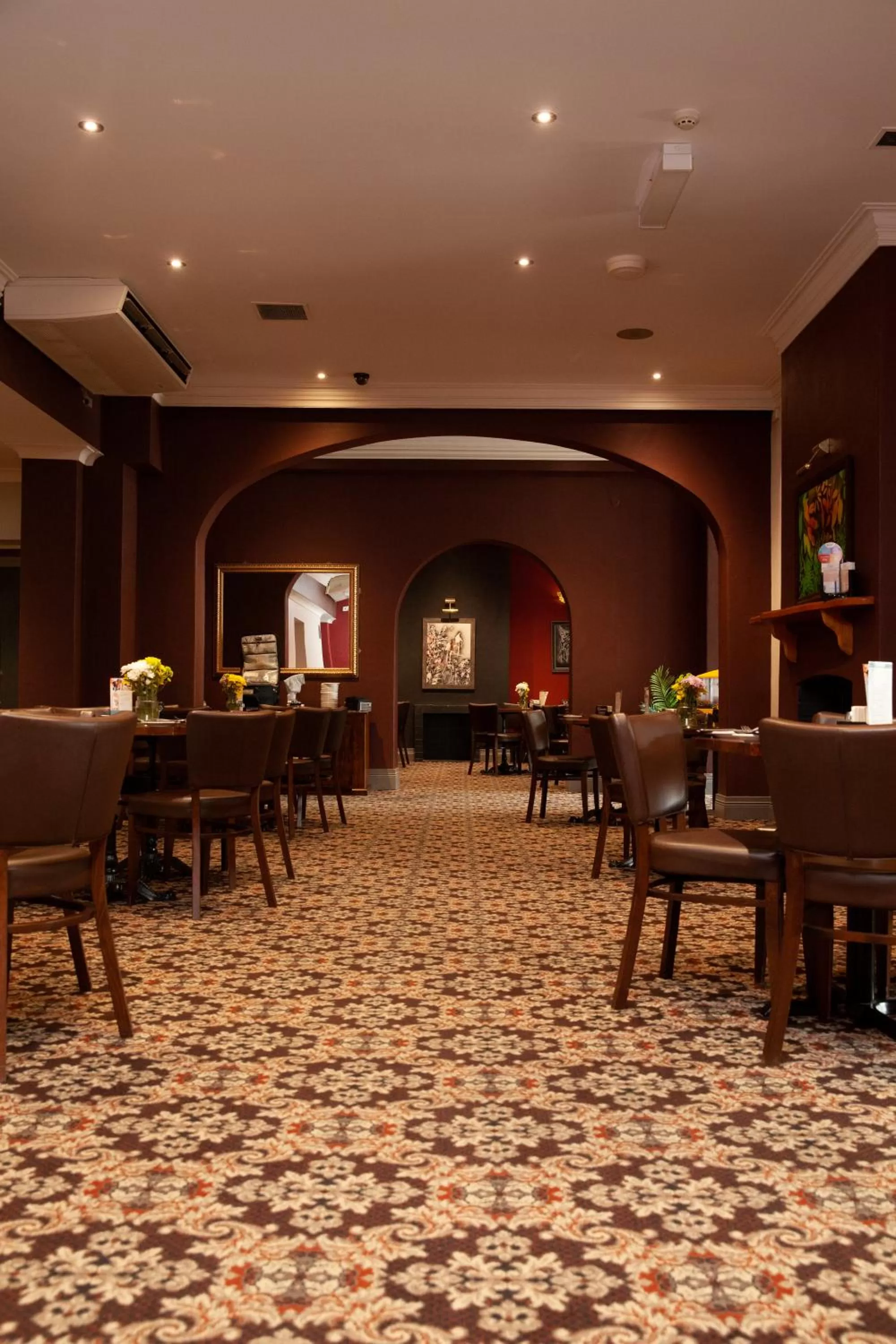 Restaurant/places to eat in Royal Hotel Singleton