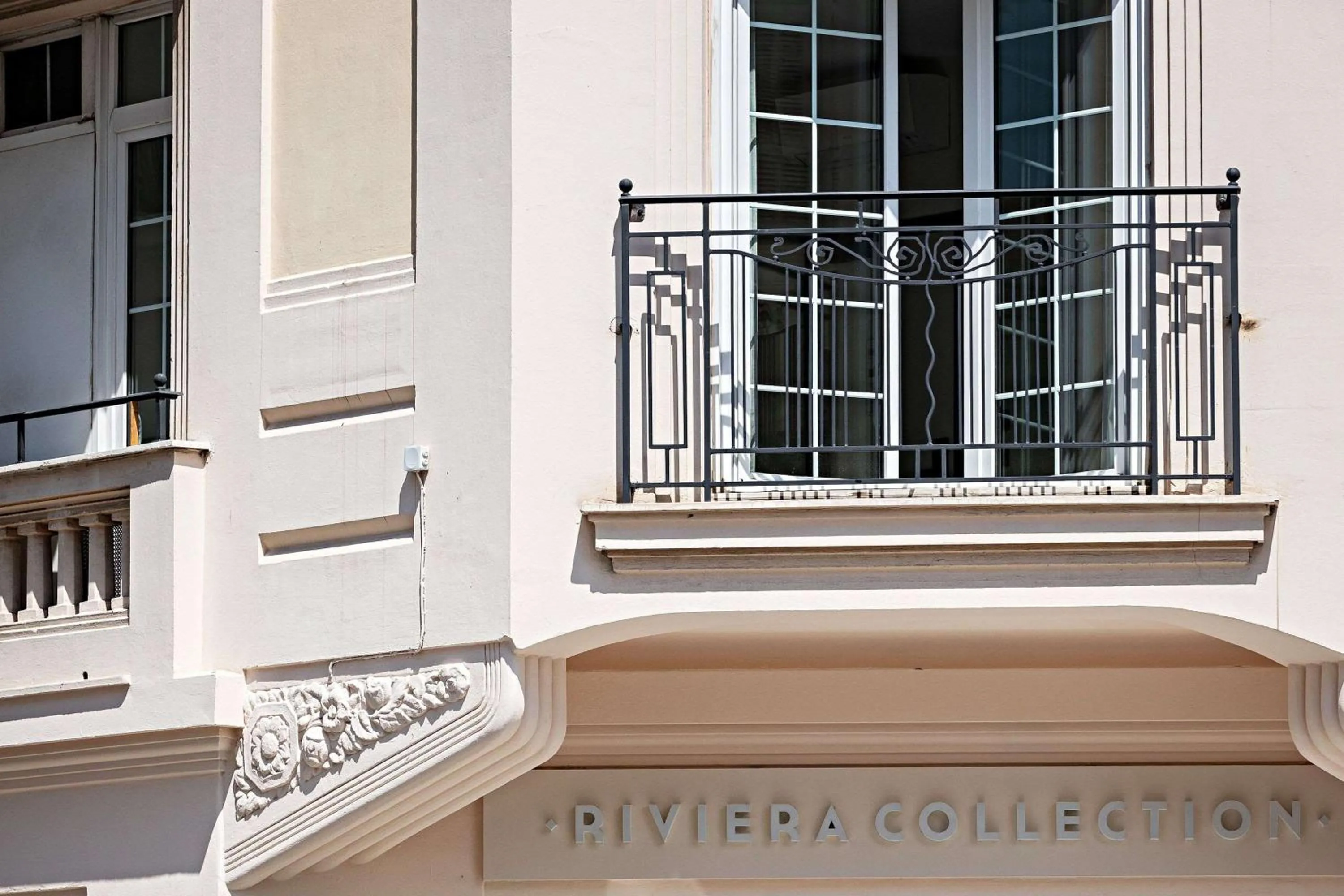 Property building in Le Riviera Collection, Signature Collection by Best Western