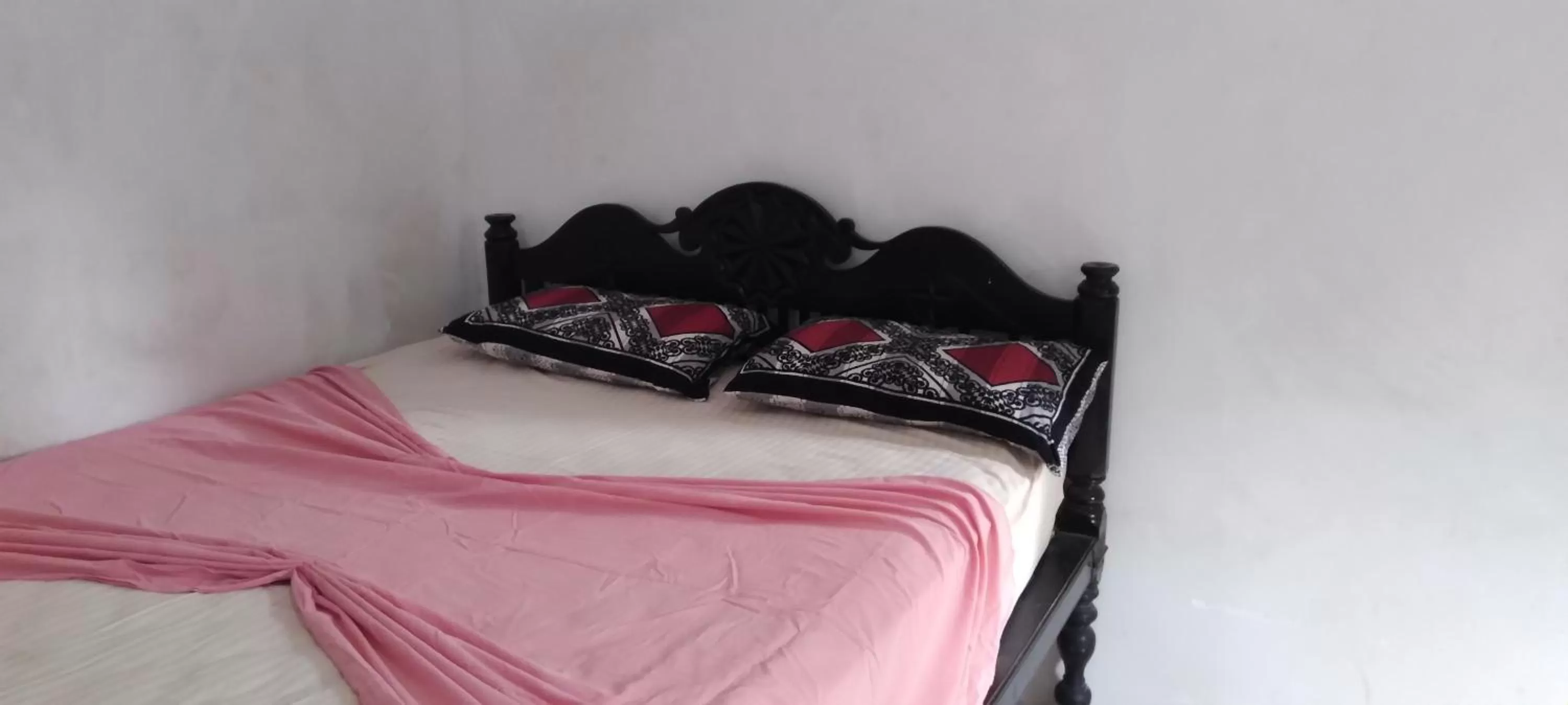 Bed in House Of Esanya