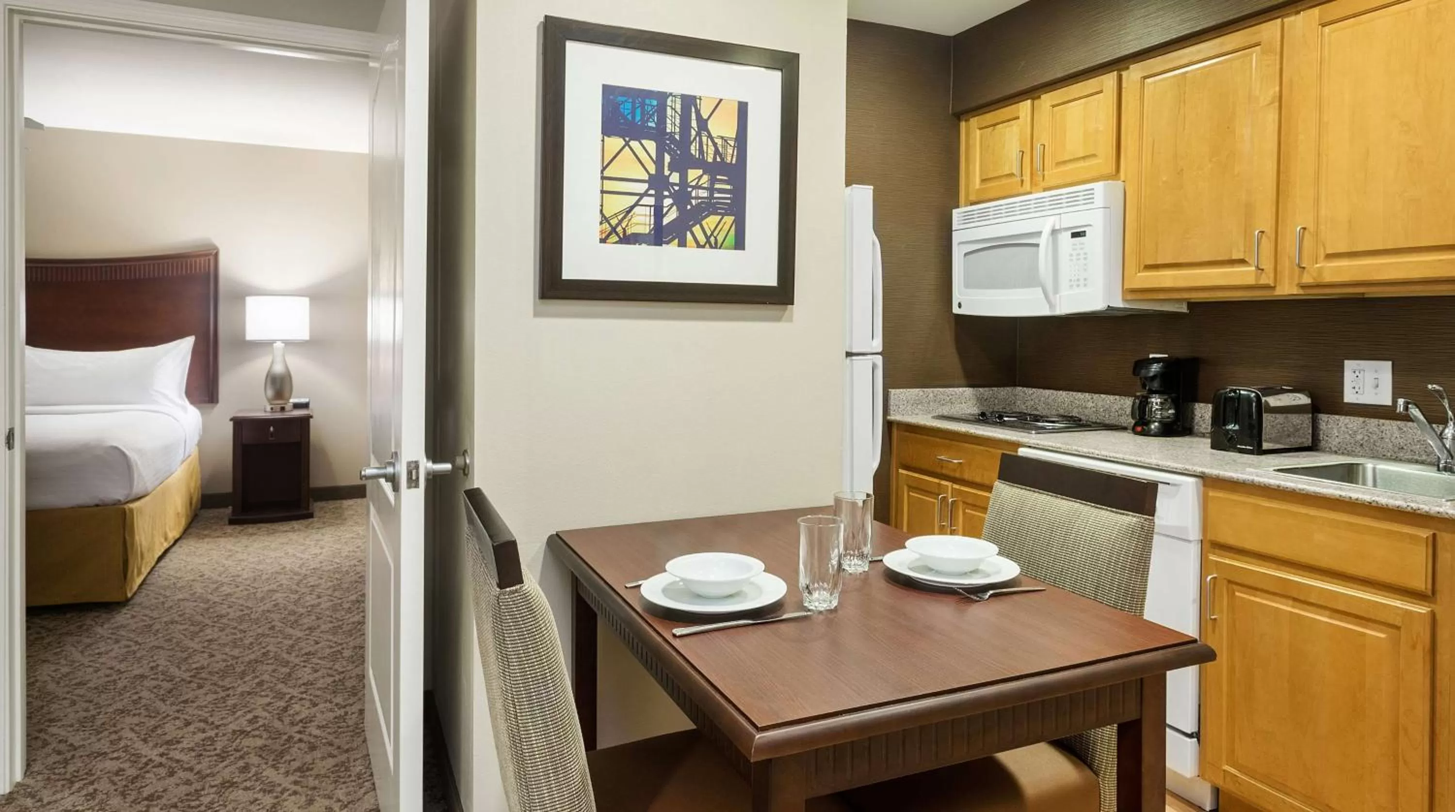 Kitchen or kitchenette, Bed in Homewood Suites by Hilton Shreveport
