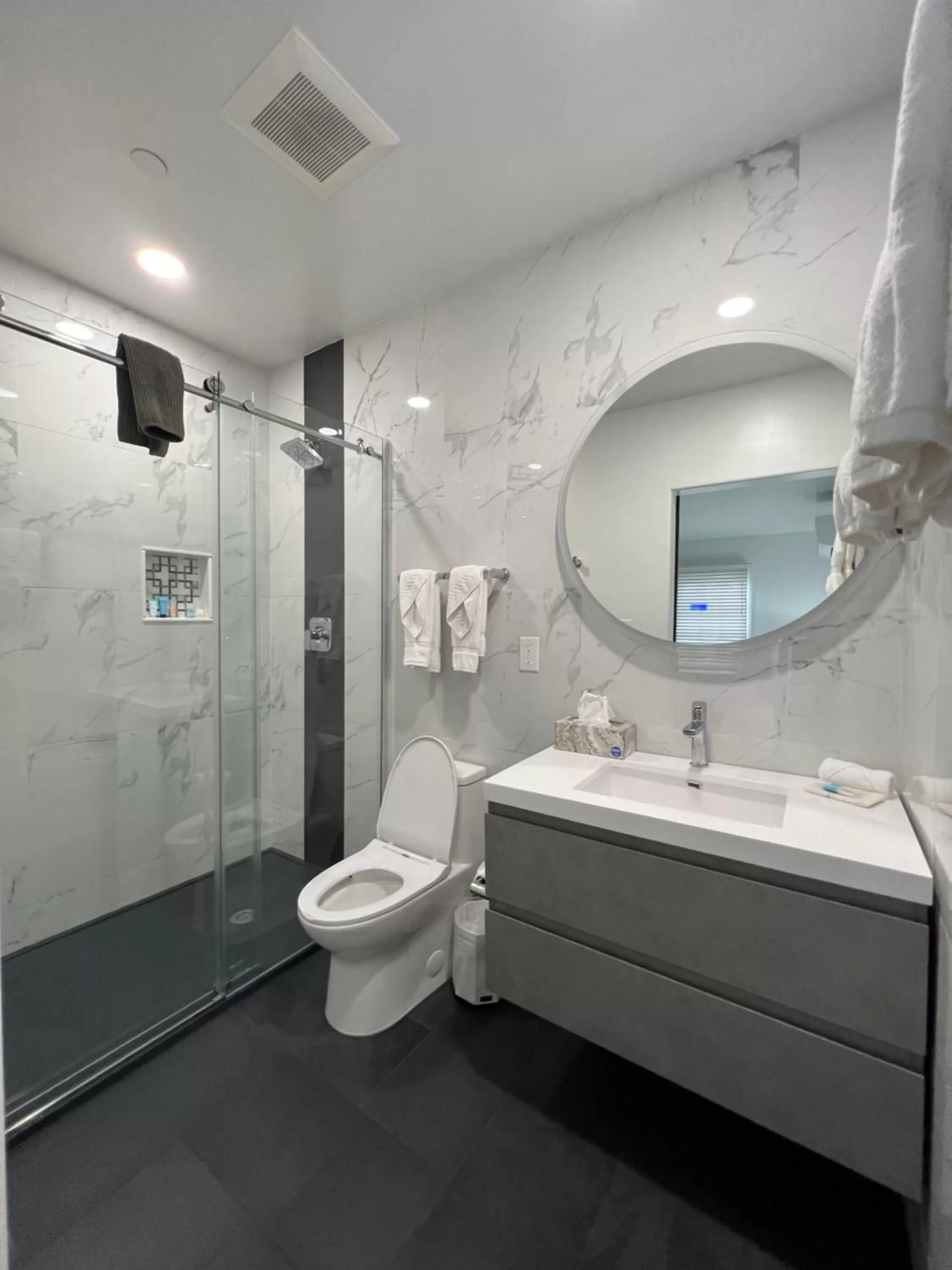 Shower in Elaine's Cape May Boutique Hotel