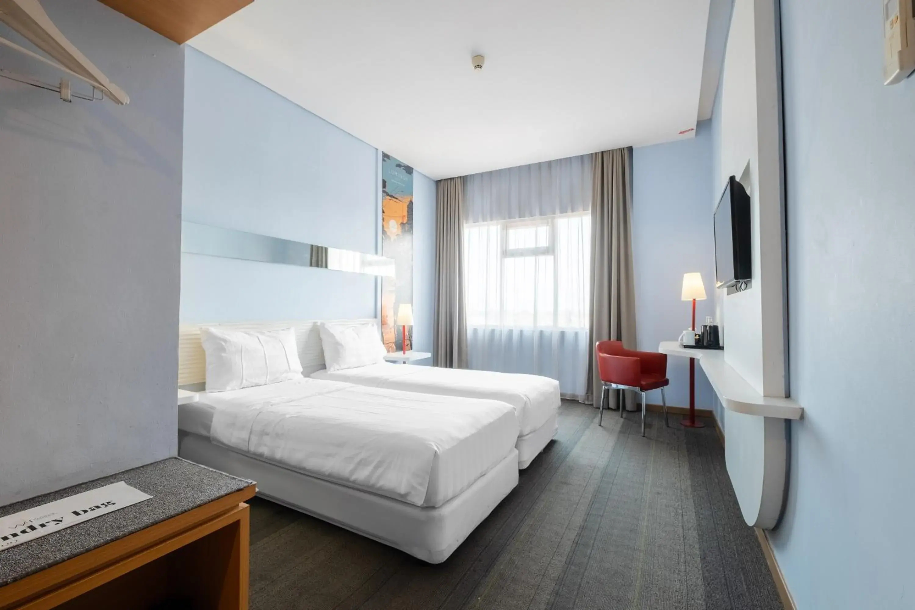 Deluxe Twin Room in Luminor Hotel Metro Indah Bandung - Free Breakfast - Free Exclusive Gym - Free Aesthetic Afternoon Tea or Coffee Deluxe Twin Room in Luminor Hotel Metro Indah Bandung - Free Breakfast - Free Exclusive Gym - Free Aesthetic Afternoon Tea or Coffee