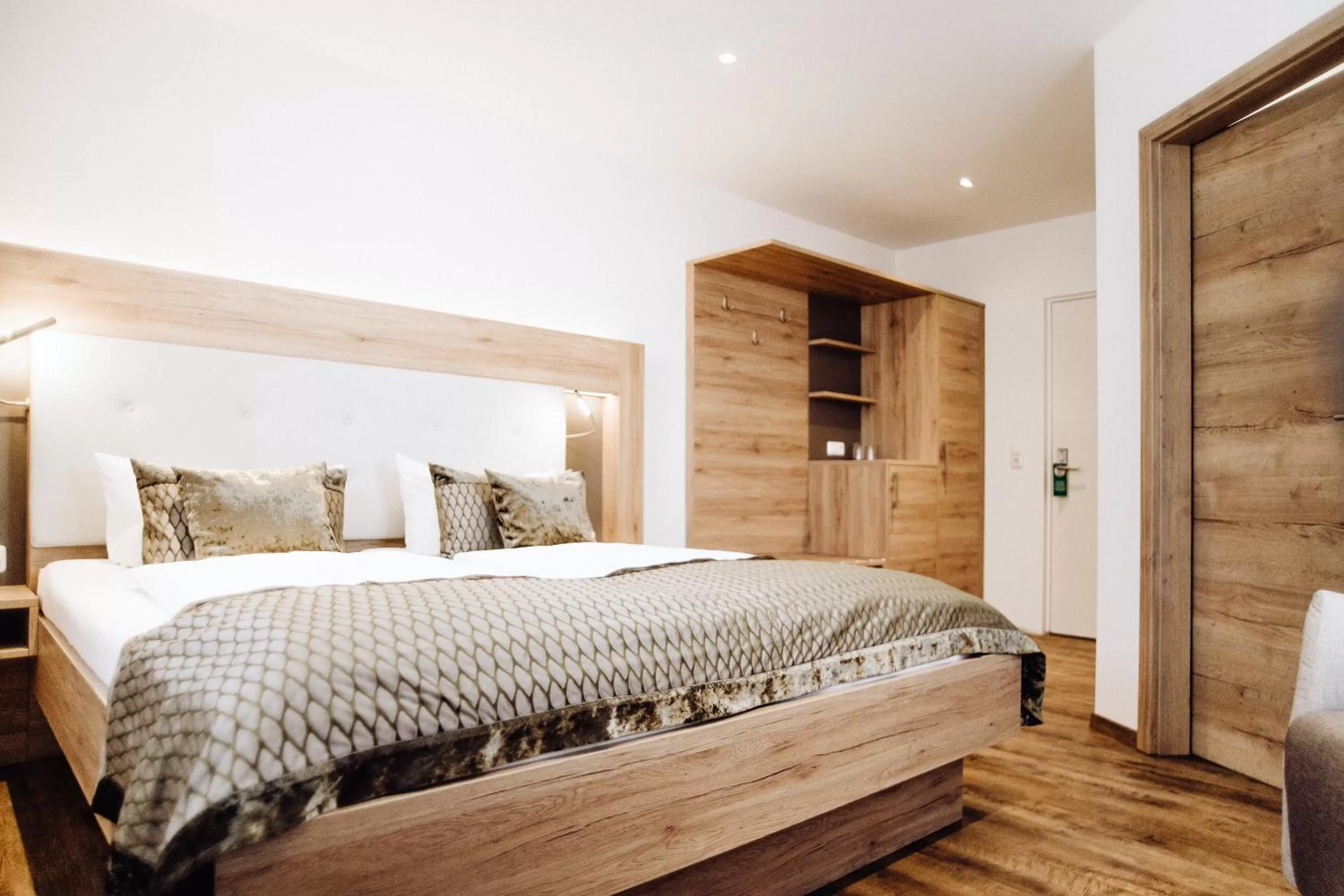 Photo of the whole room, Bed in Hotel Frauensteiner Hof