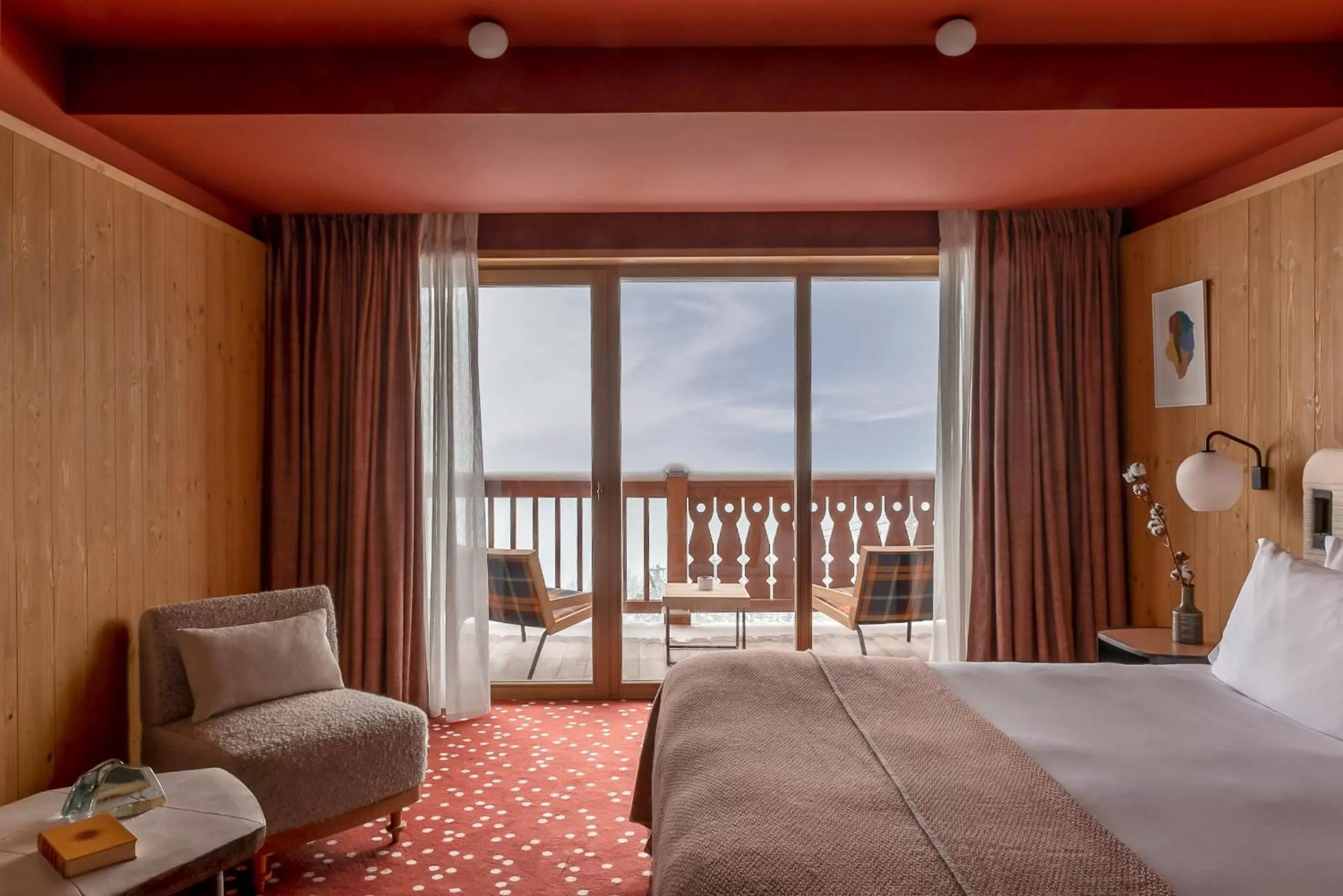 Bedroom, Bed in Hotel Le Coucou Méribel