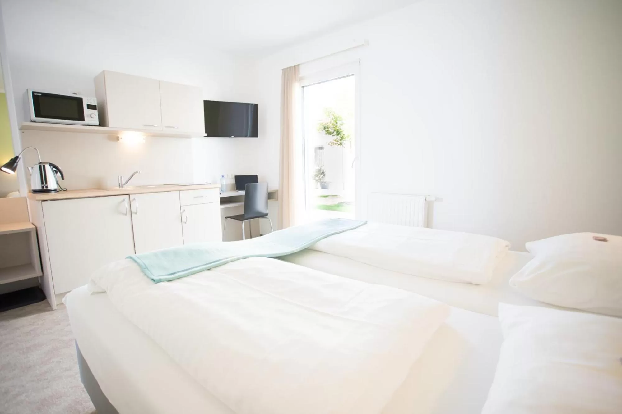 Bedroom, Bed in motel22 Parkplatz inklusive