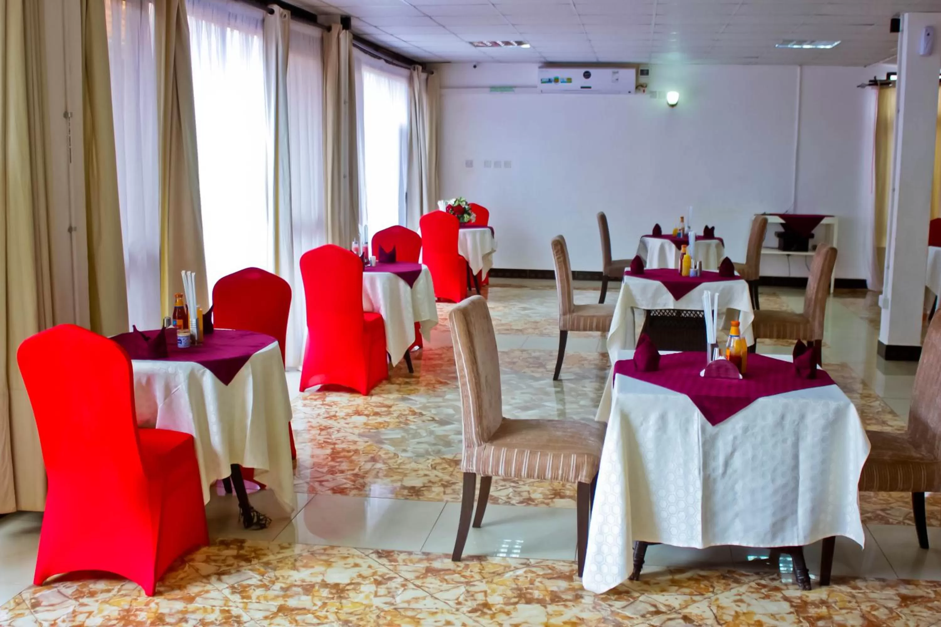 Restaurant/places to eat, Banquet Facilities in Al-Nisaa Hotel and Spa