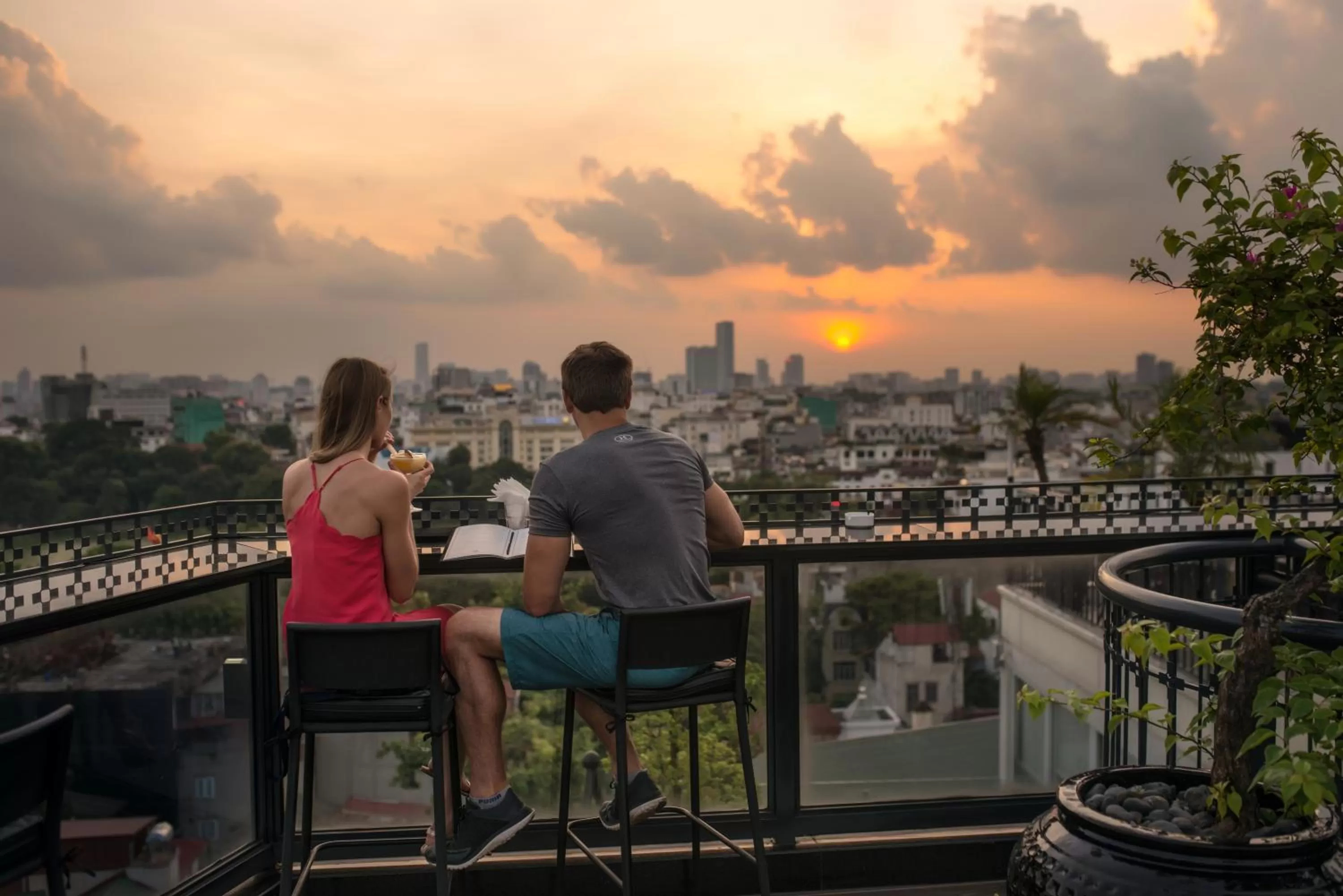 Lounge or bar in La Nueva Boutique Hotel Hanoi & Spa