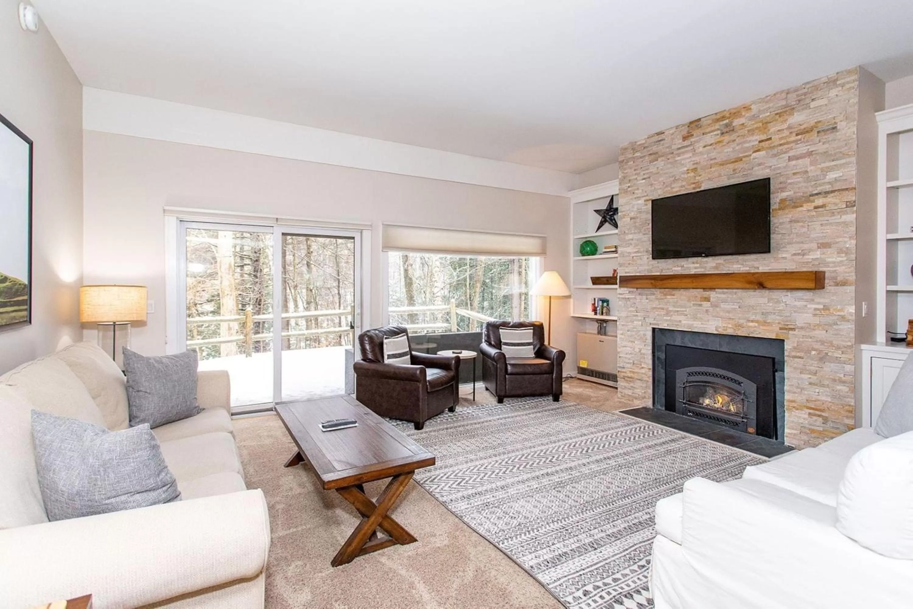 TV and multimedia in Topnotch Resort