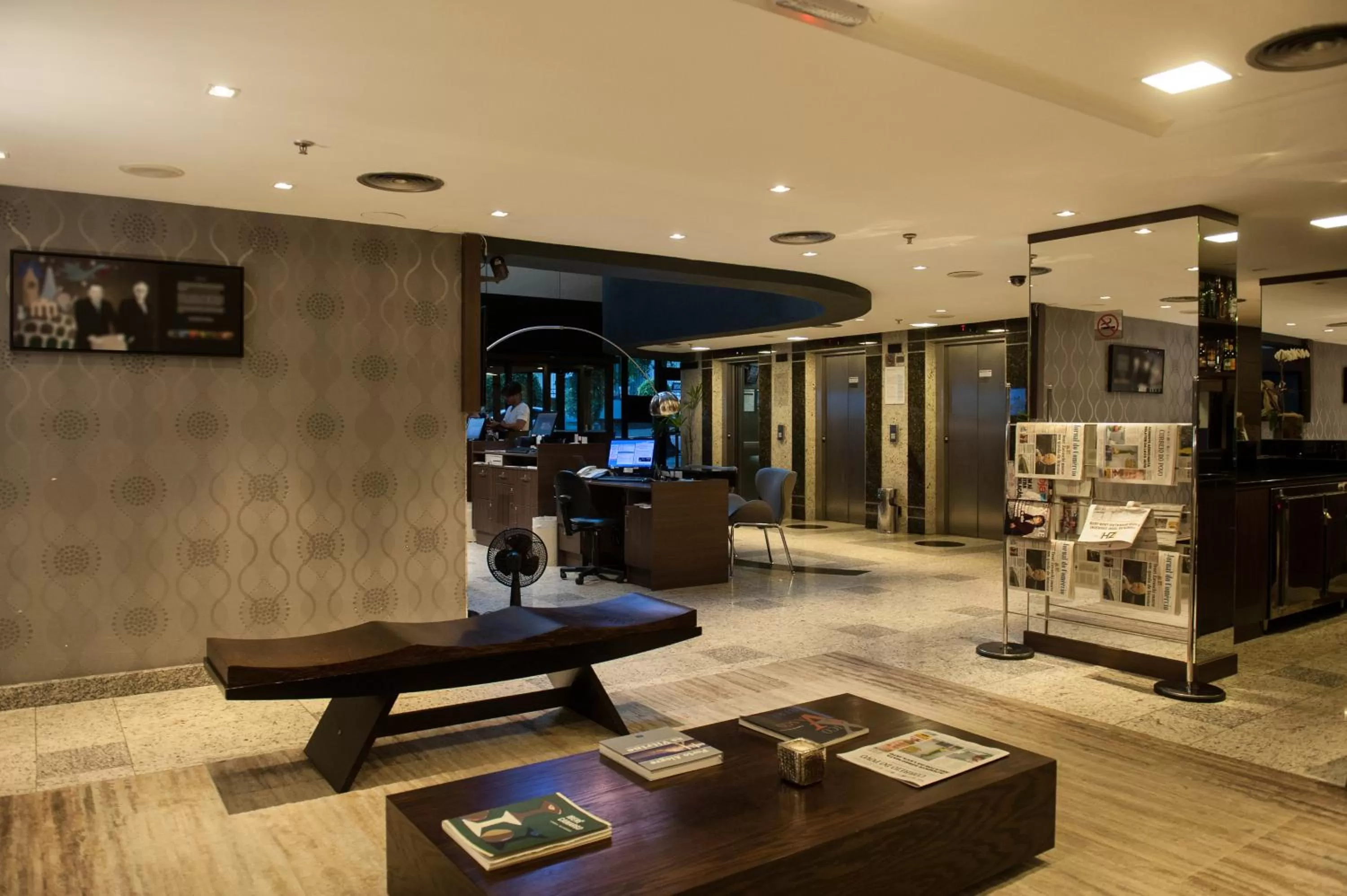 Lobby or reception in Manhattan Porto Alegre by Mercure - 5 minutos do Hospital Moinhos de Vento