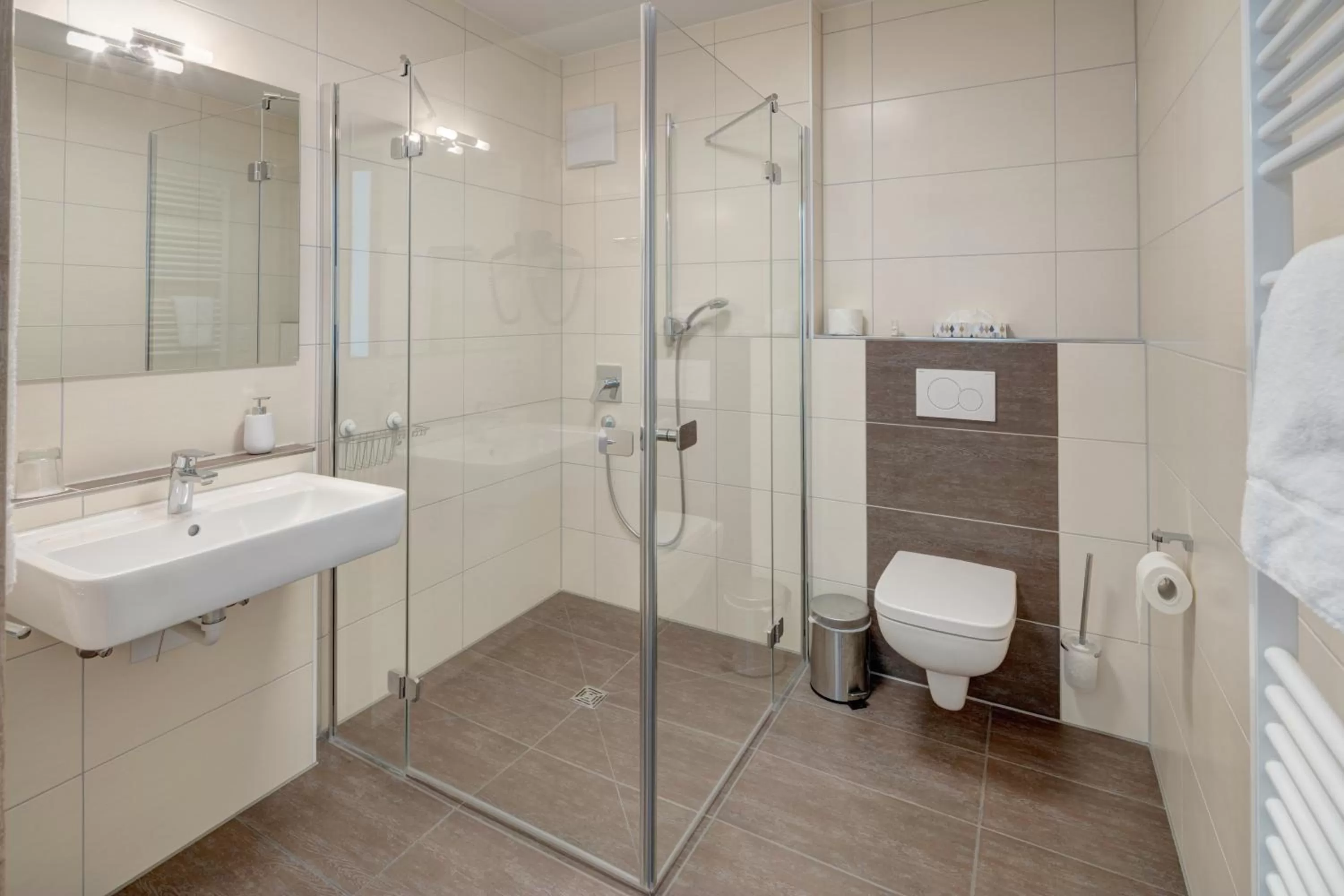 Bathroom in Vinotel Heinz J. Schwab