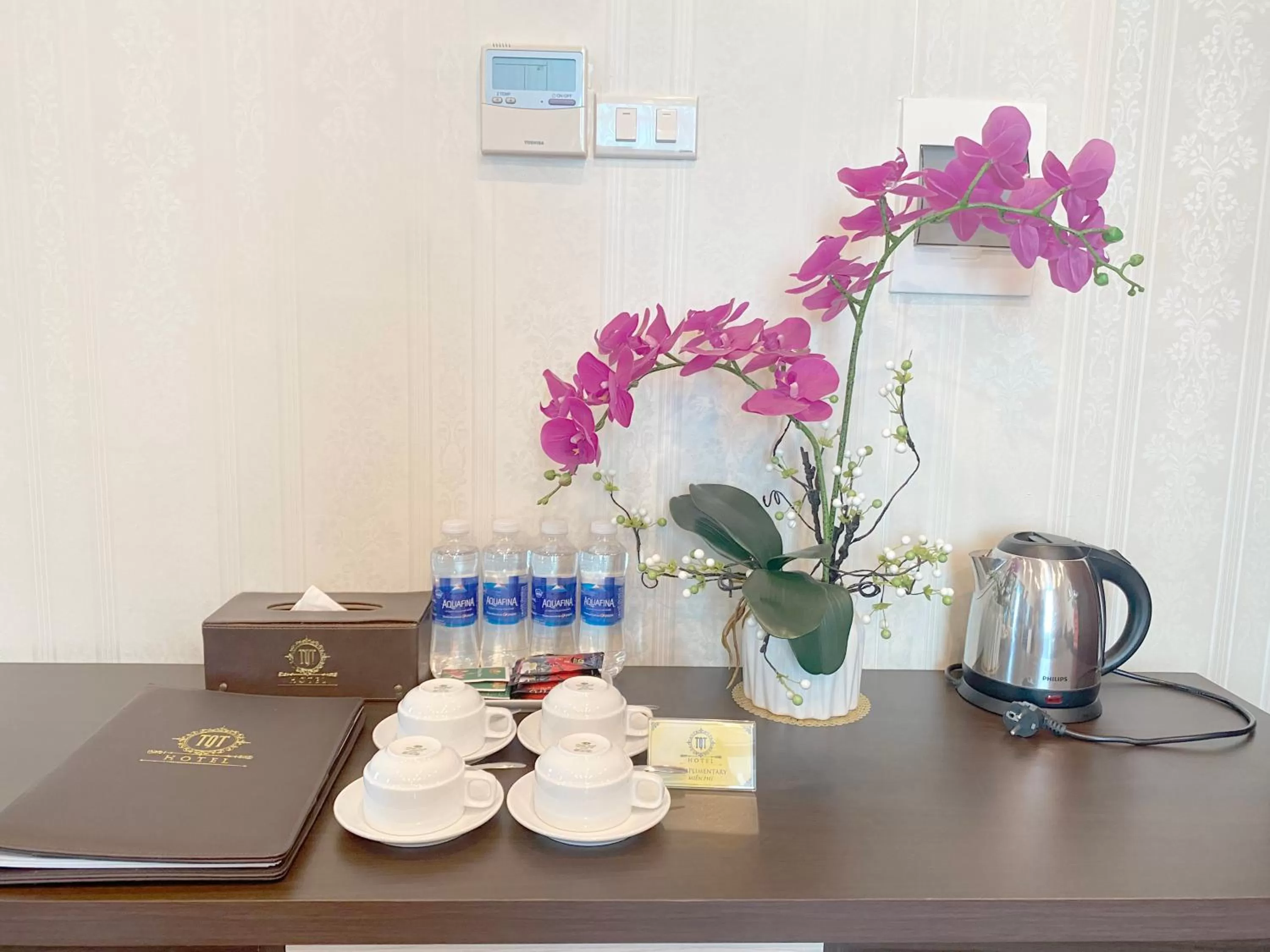 Coffee/tea facilities in TQT Hotel