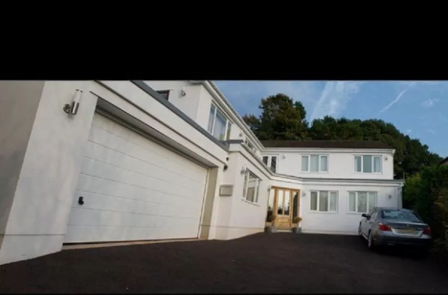 Facade/entrance in Torlands