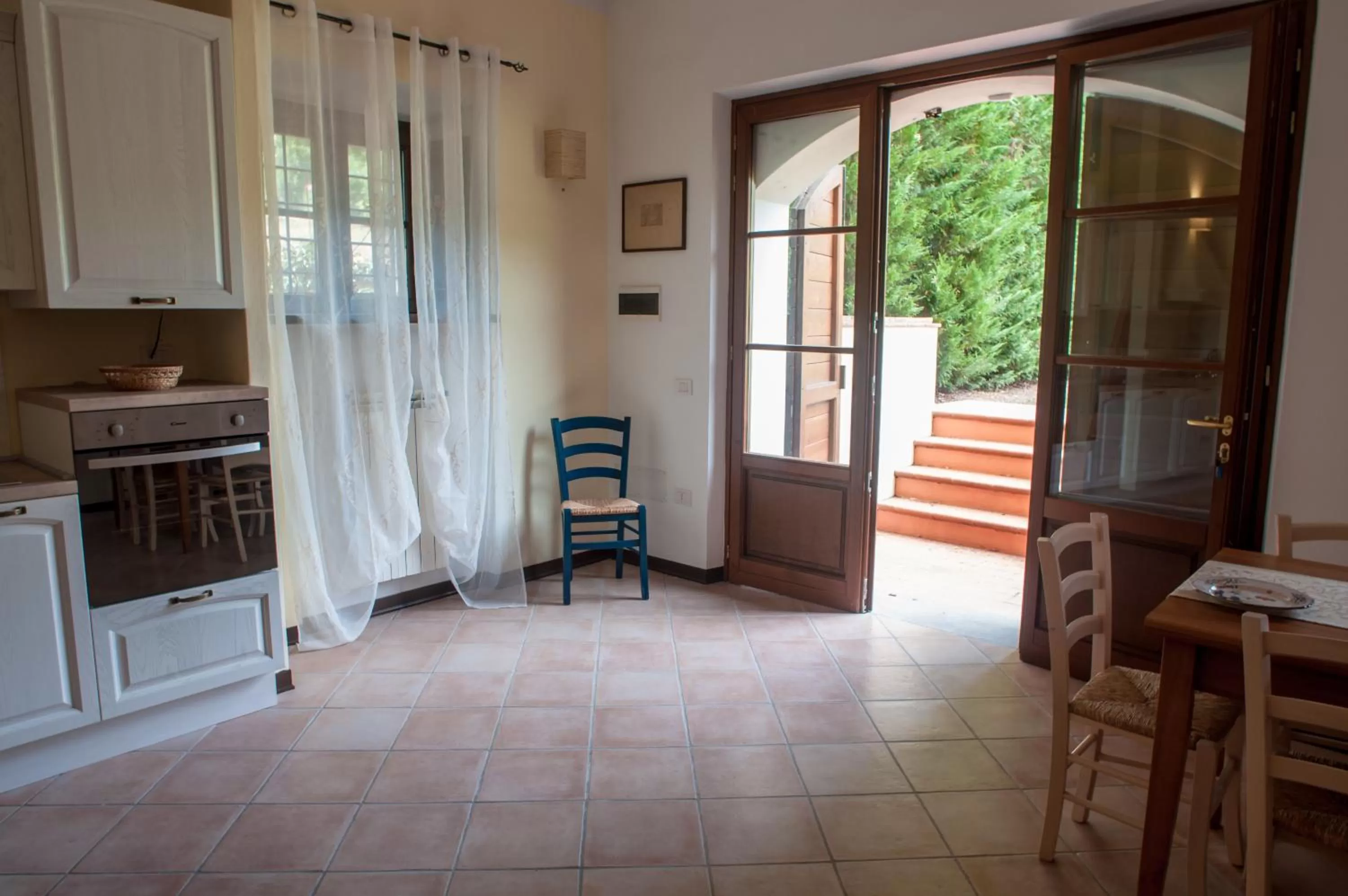 Kitchen or kitchenette in CASALE LA FATA -tipico toscano immerso nelle colline tra Lucca e Versilia, 6 appartamenti indipendenti