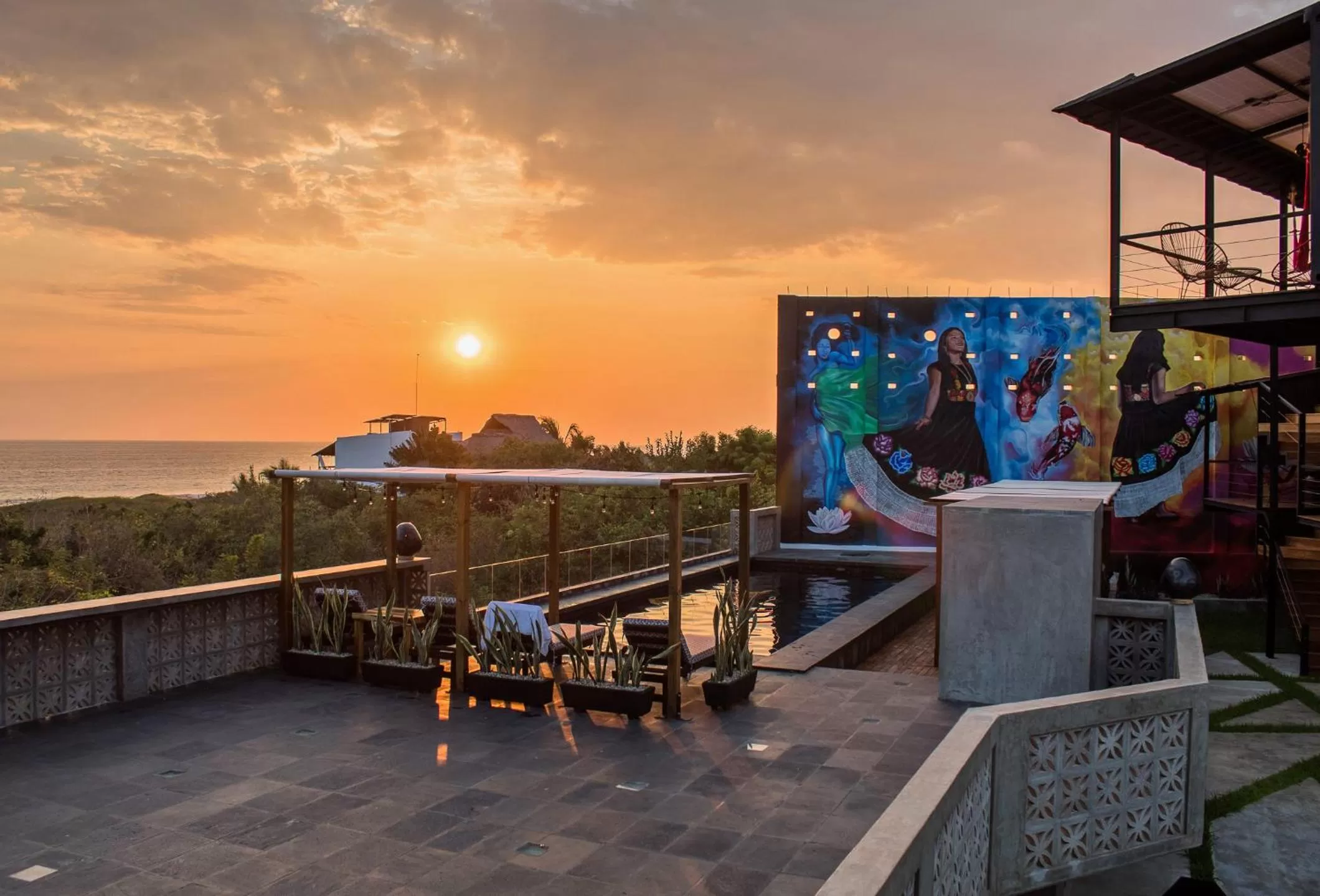 Patio, Sunrise/Sunset in Cabane Container Boutique Hotel