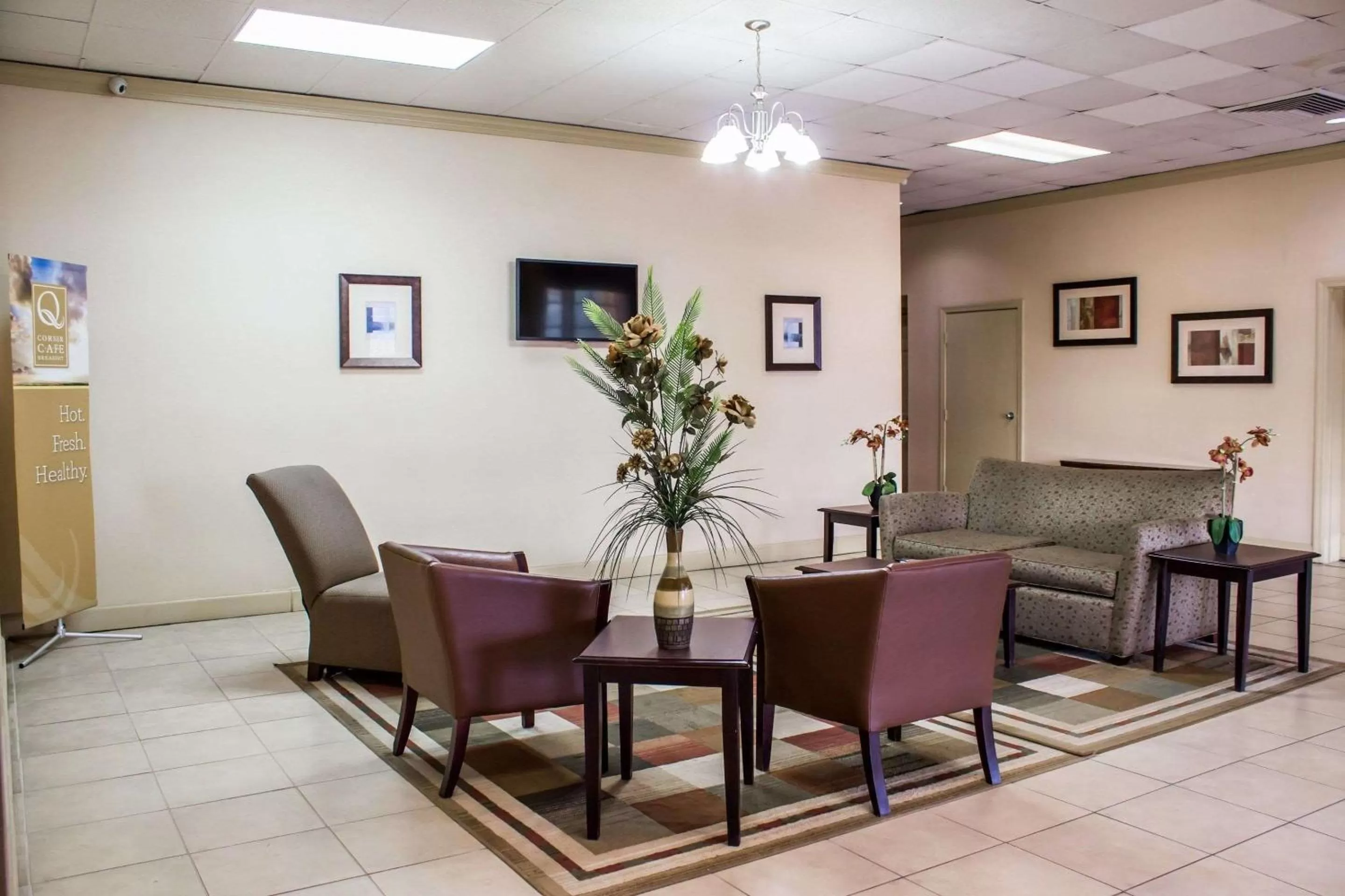 Lobby or reception, Seating Area in Quality Inn Dunn