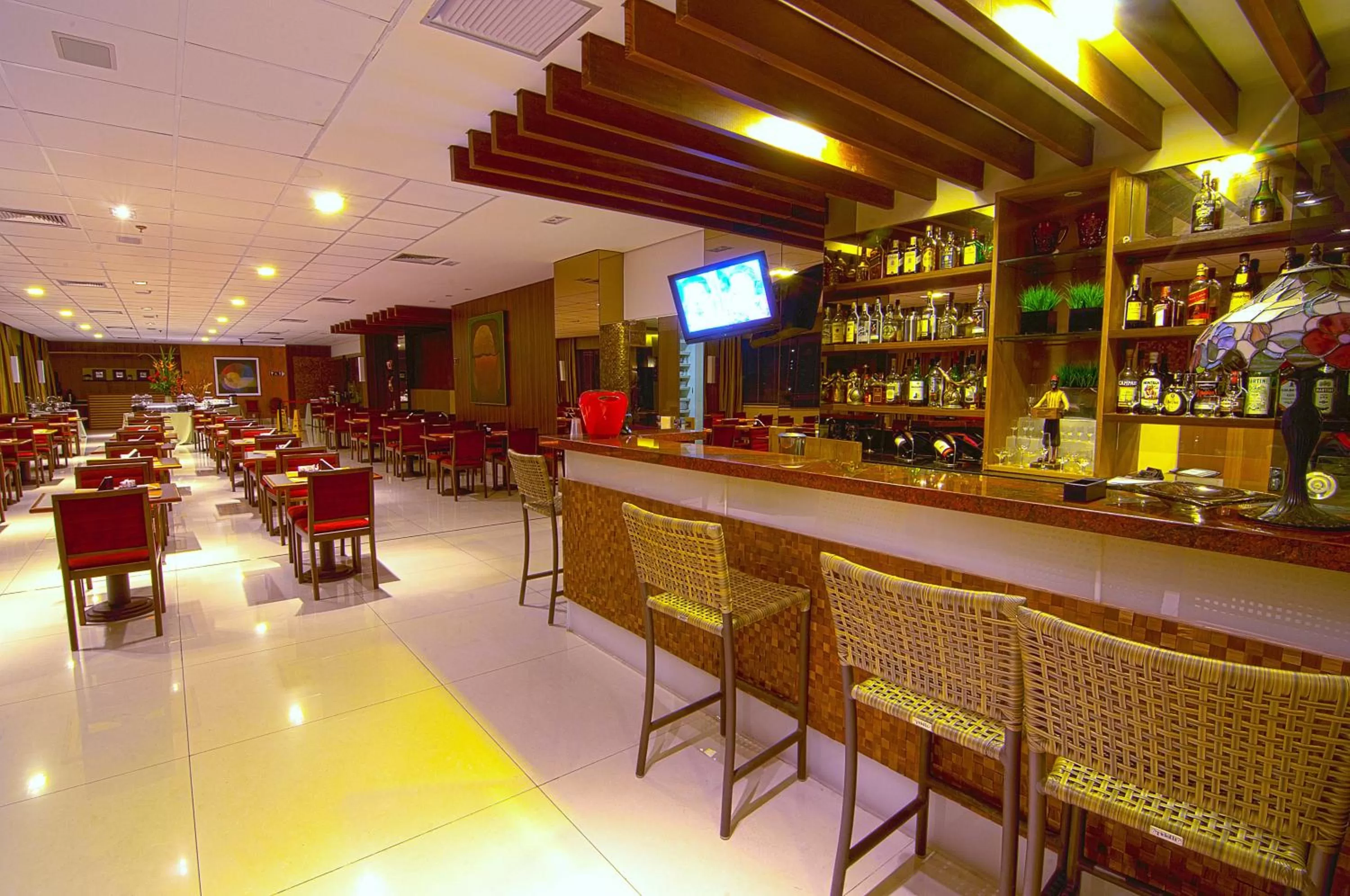Restaurant/places to eat in Hotel Praia Centro