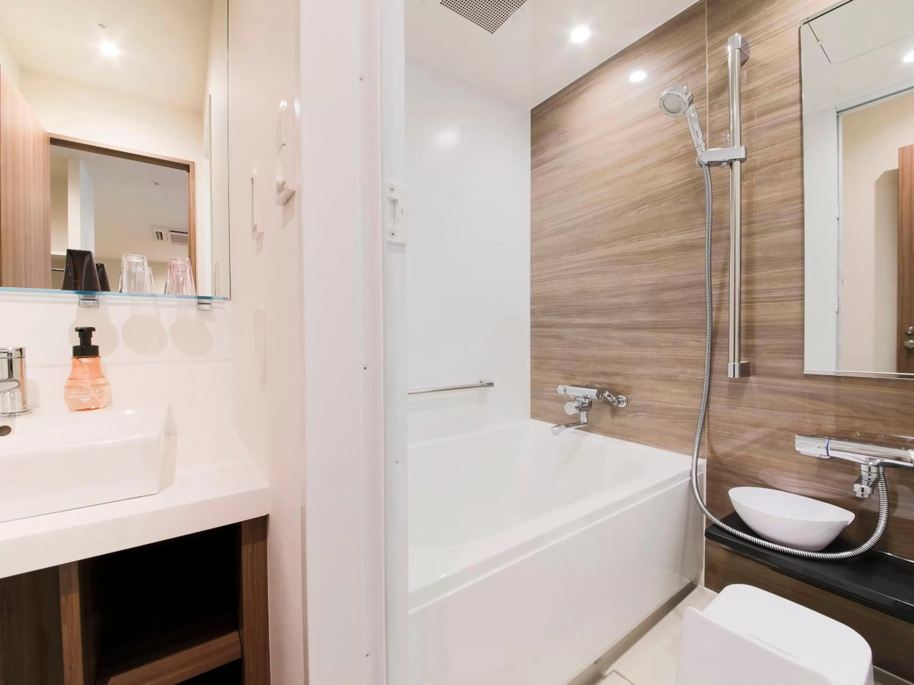 Bathroom in HOTEL MYSTAYS Aomori Station