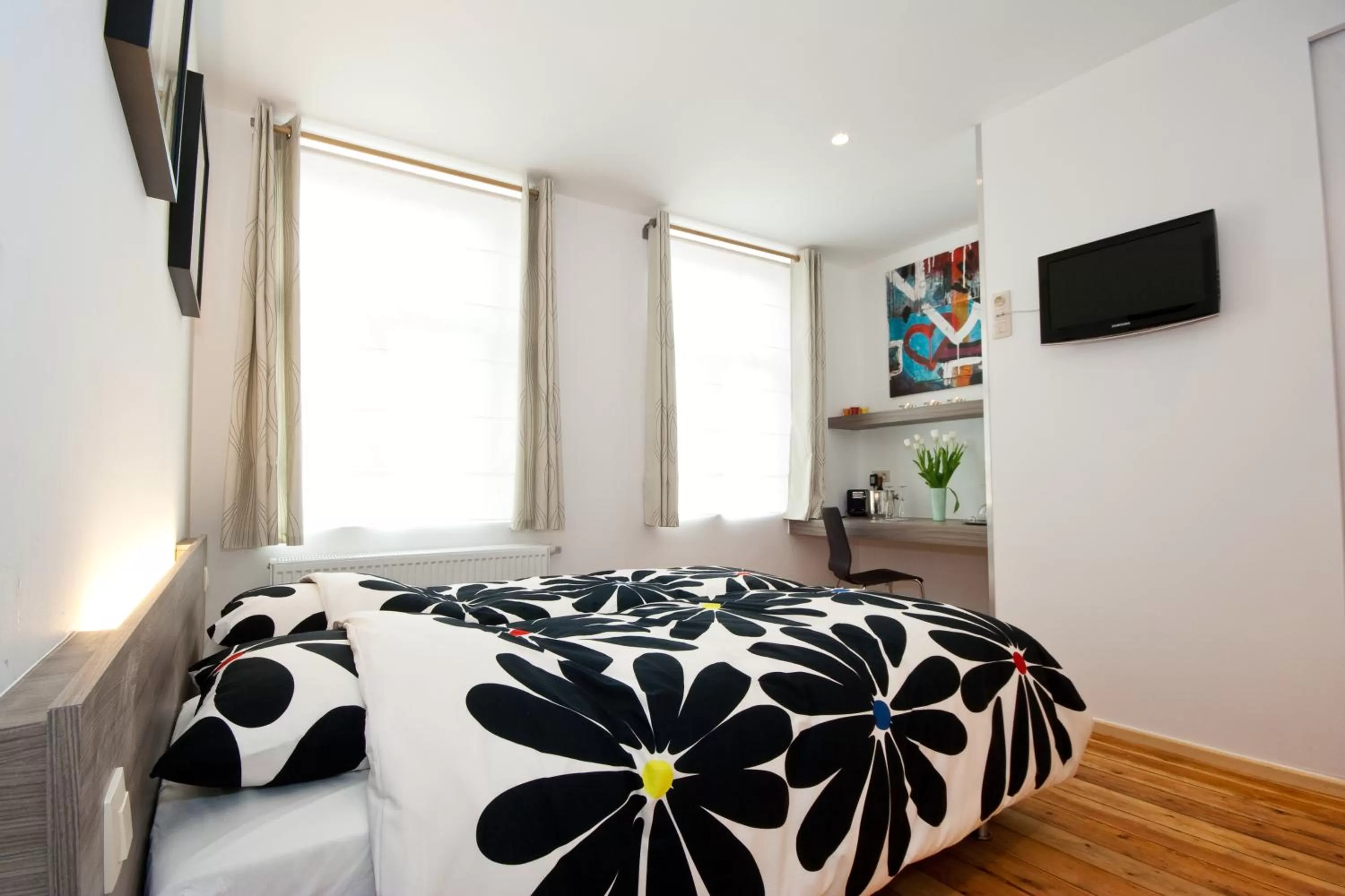 Photo of the whole room, Bed in @Cocoon