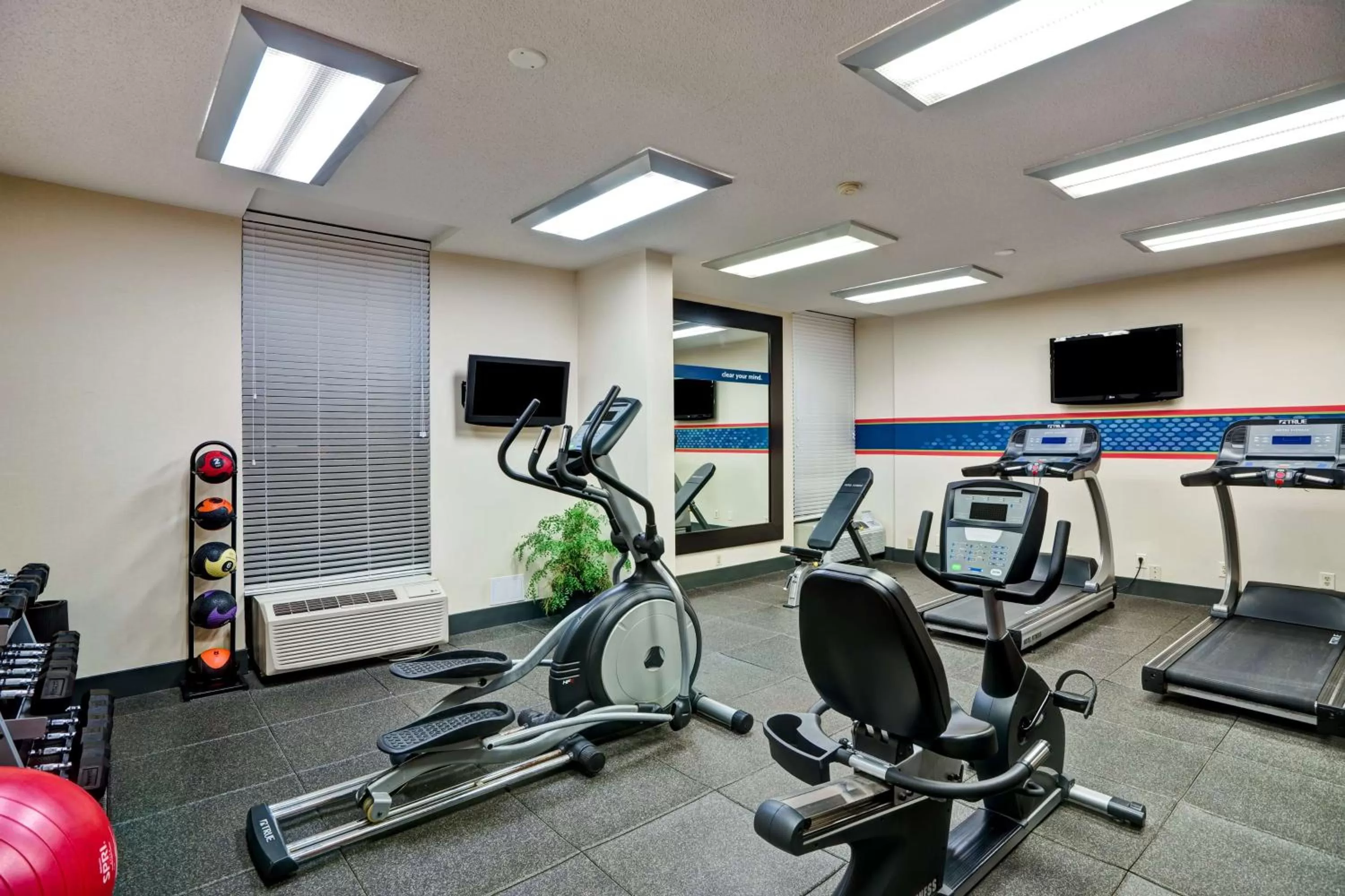 Fitness centre/facilities in Hampton Inn Morgantown