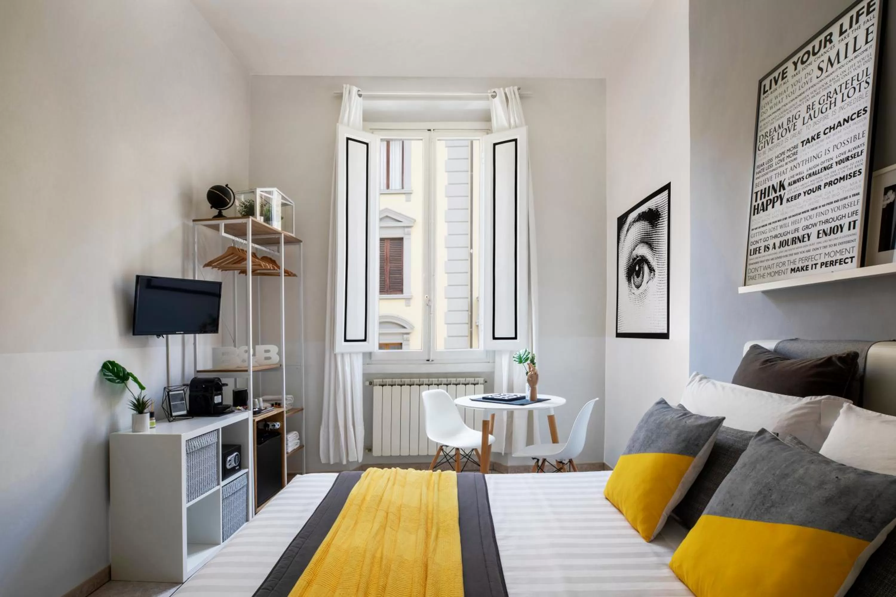 TV and multimedia, Bed in 3B Firenze Centro