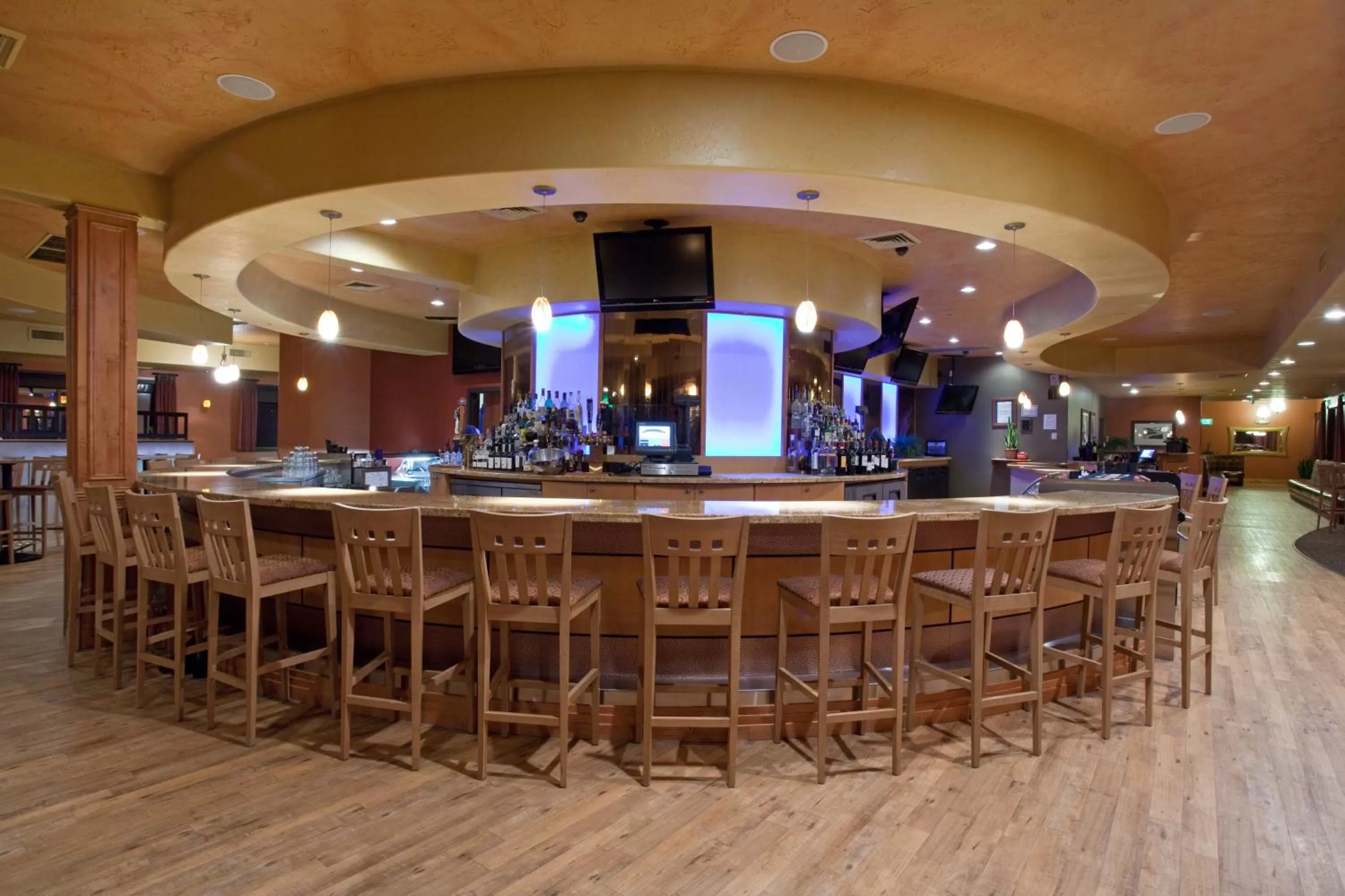 Lounge or bar, Lounge/Bar in Holiday Inn Denver-Parker-E470/Parker Road, an IHG Hotel