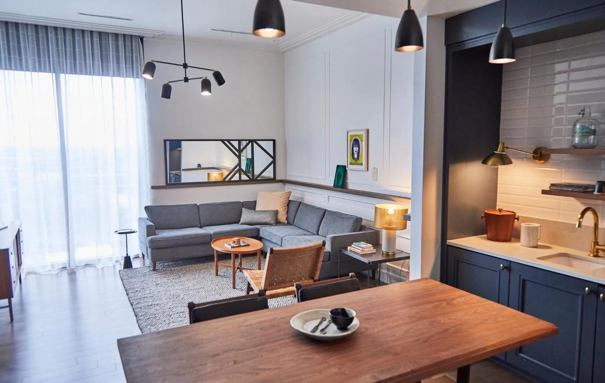 Photo of the whole room in Noelle