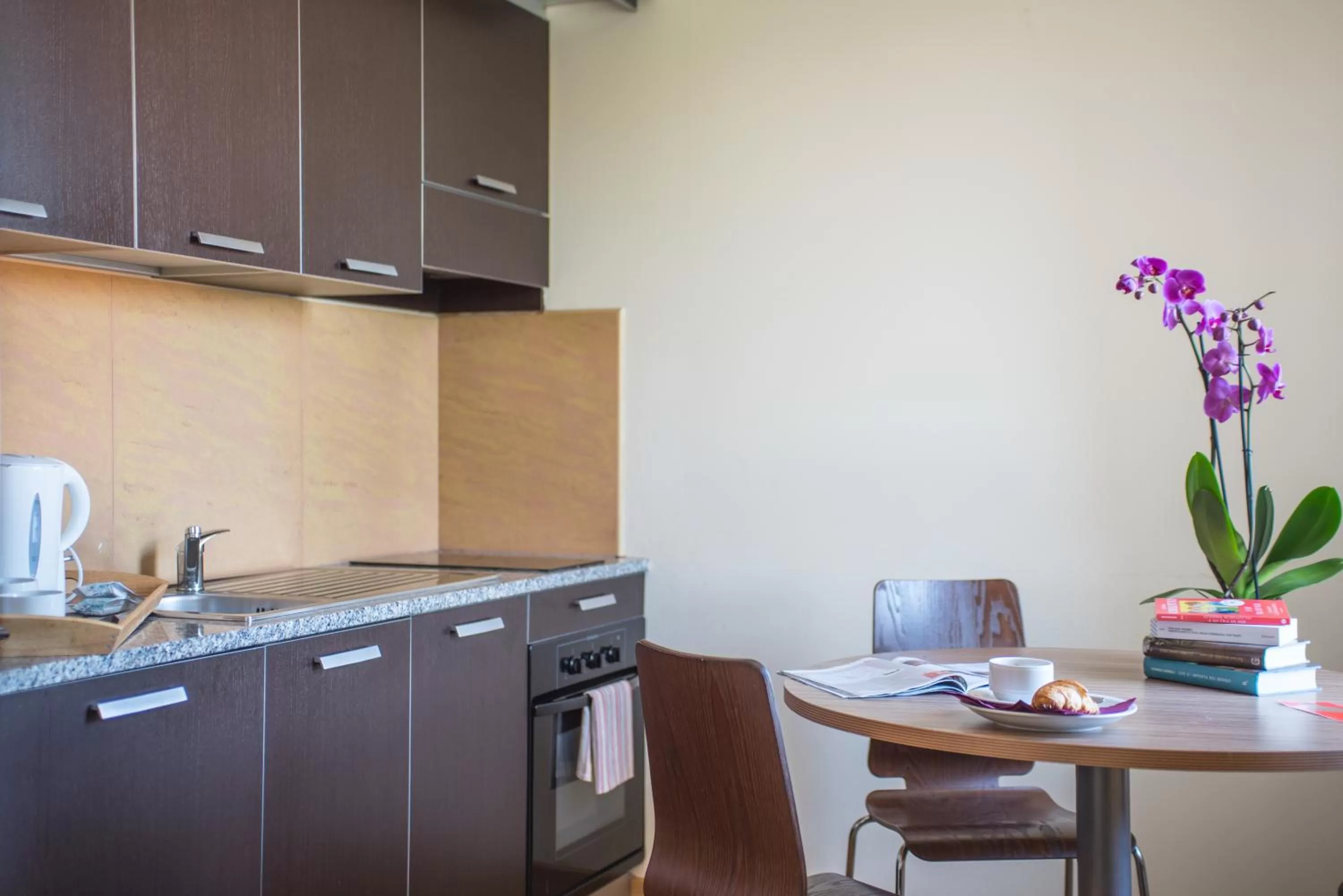 Kitchen or kitchenette, Kitchen/Kitchenette in Corvetto Residence Porto Di Mare