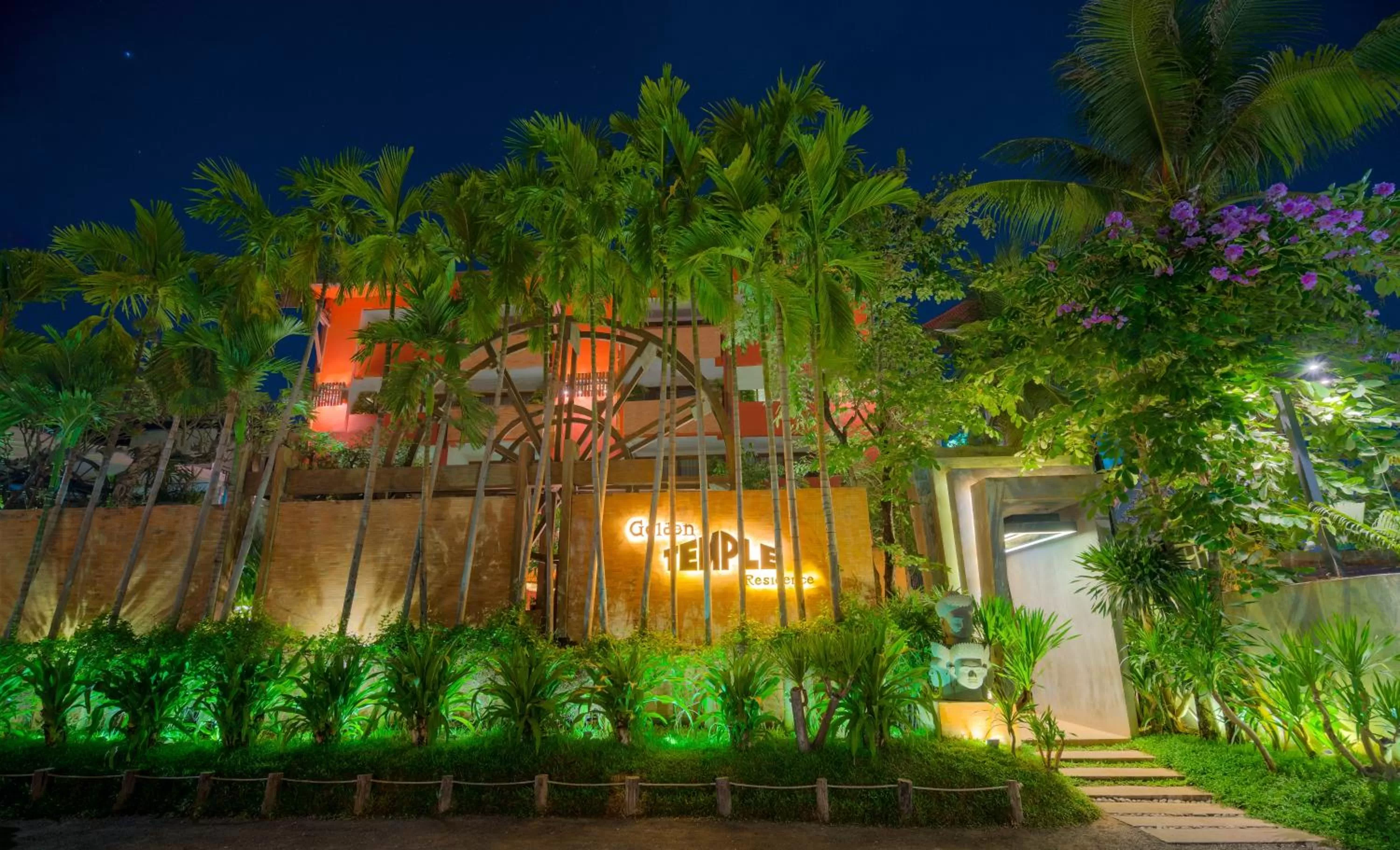 Facade/entrance in Golden Temple Residence