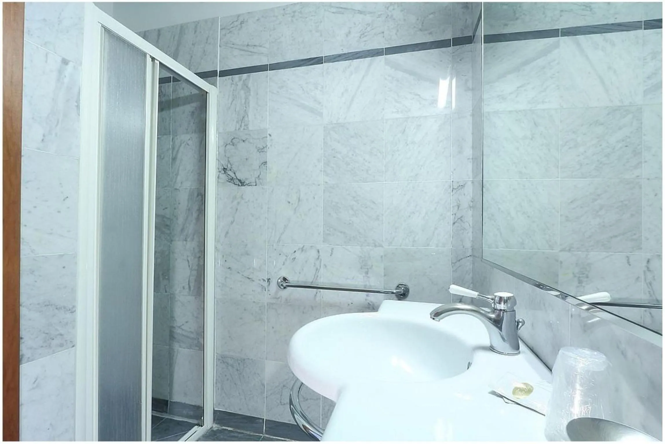 Shower in Hotel Arcadia