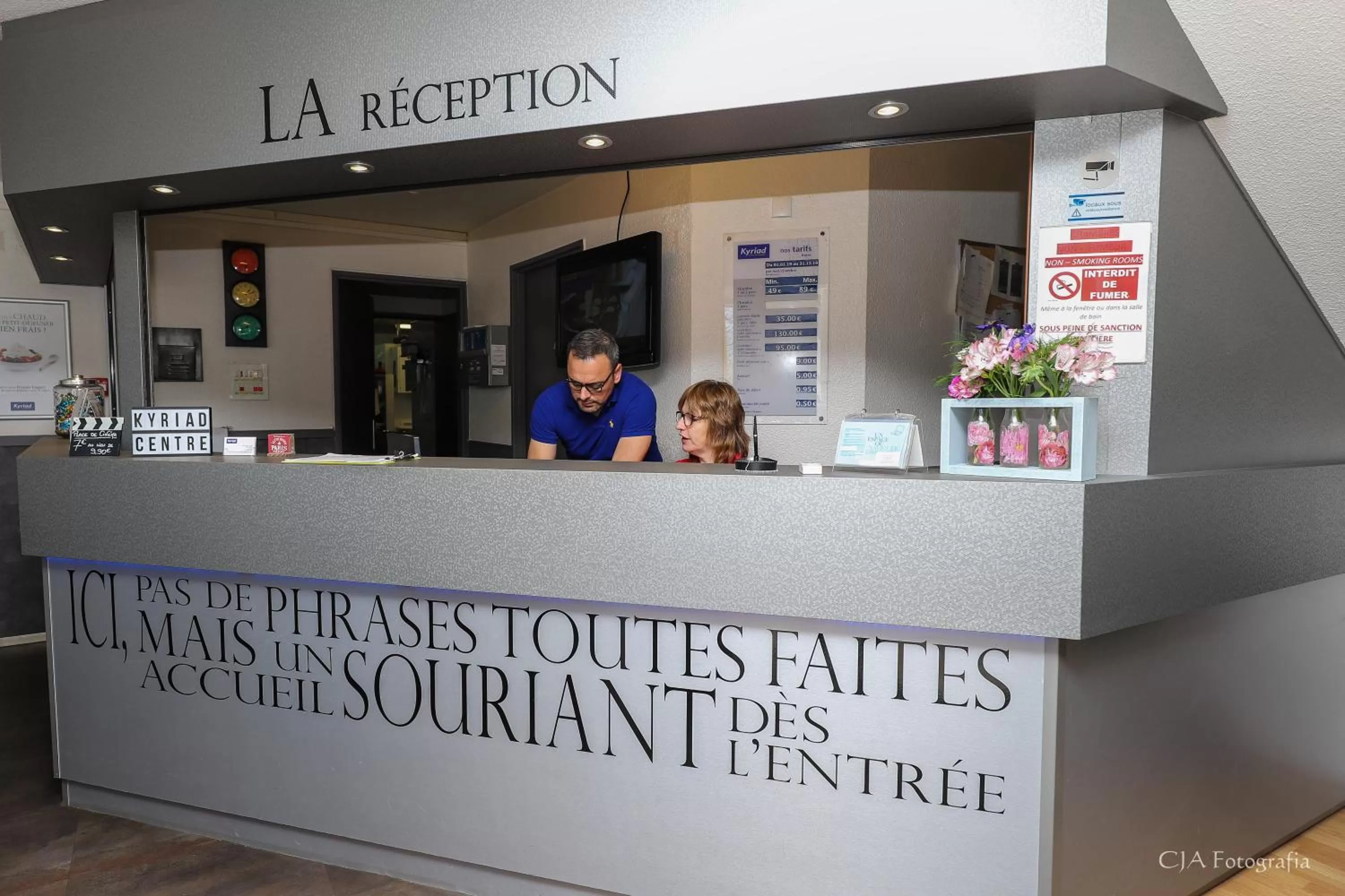 Lobby or reception in Hotel Restaurant Kyriad Brive Centre