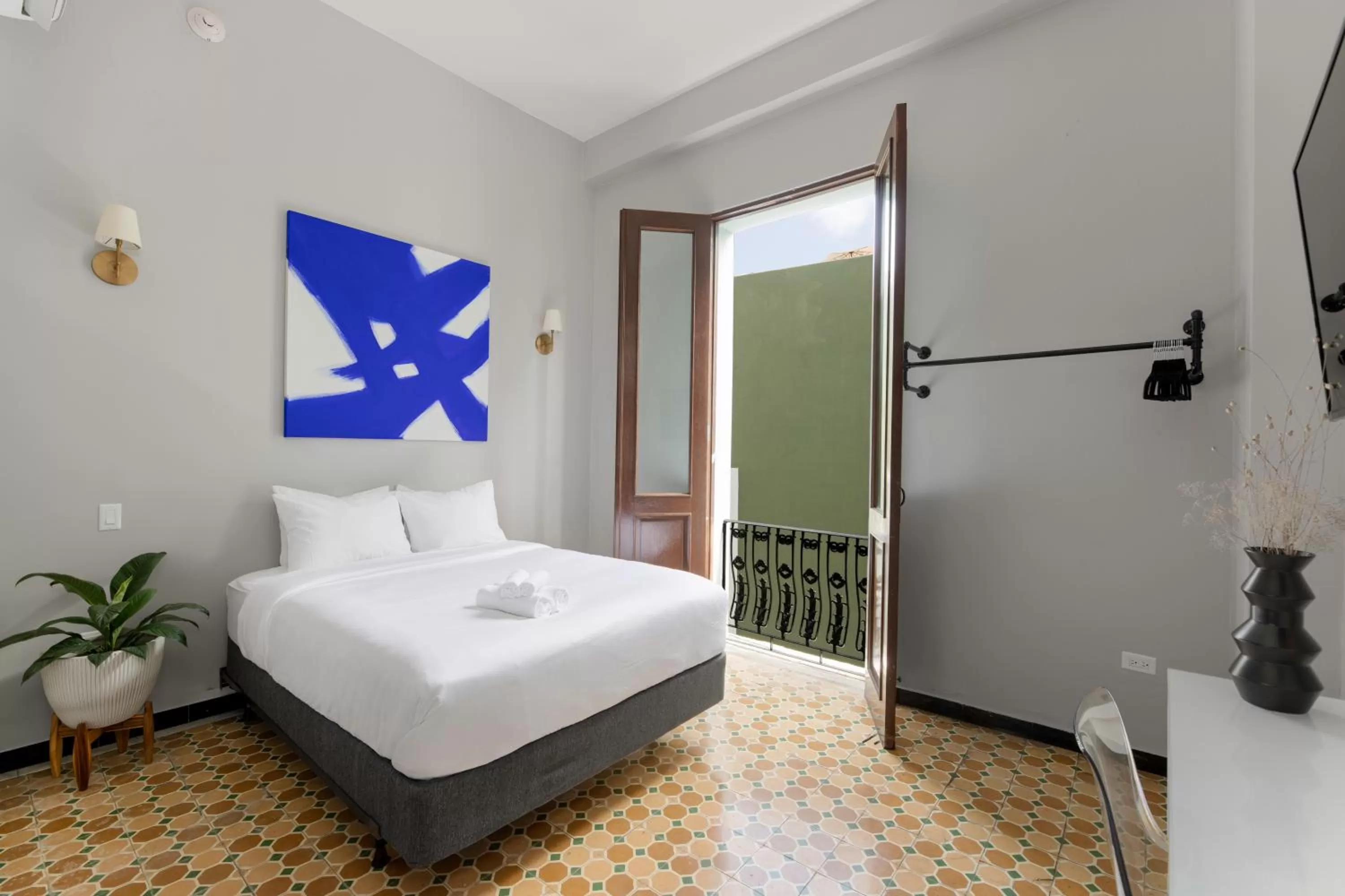 Bed in EL Colonial Open Bar Adults Only