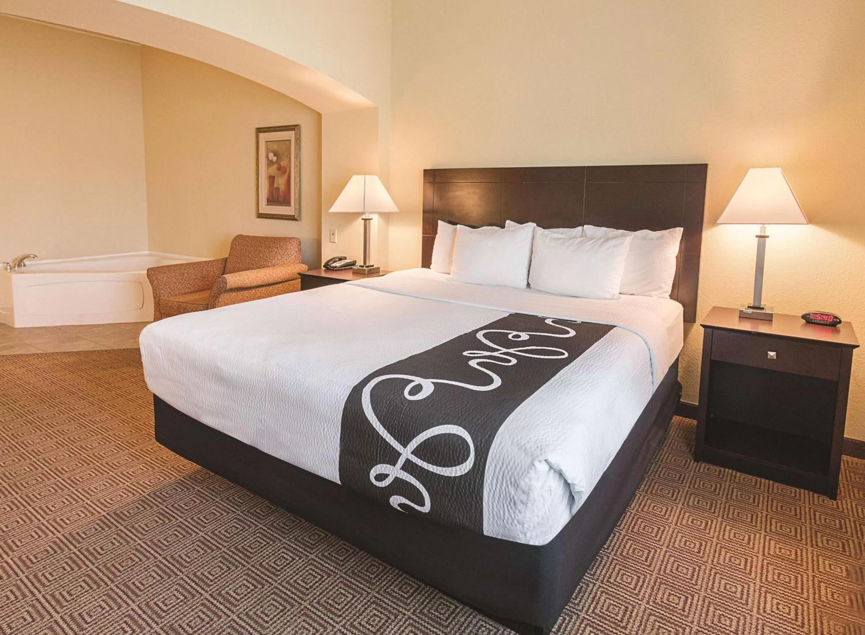 Bed in La Quinta by Wyndham Waxahachie