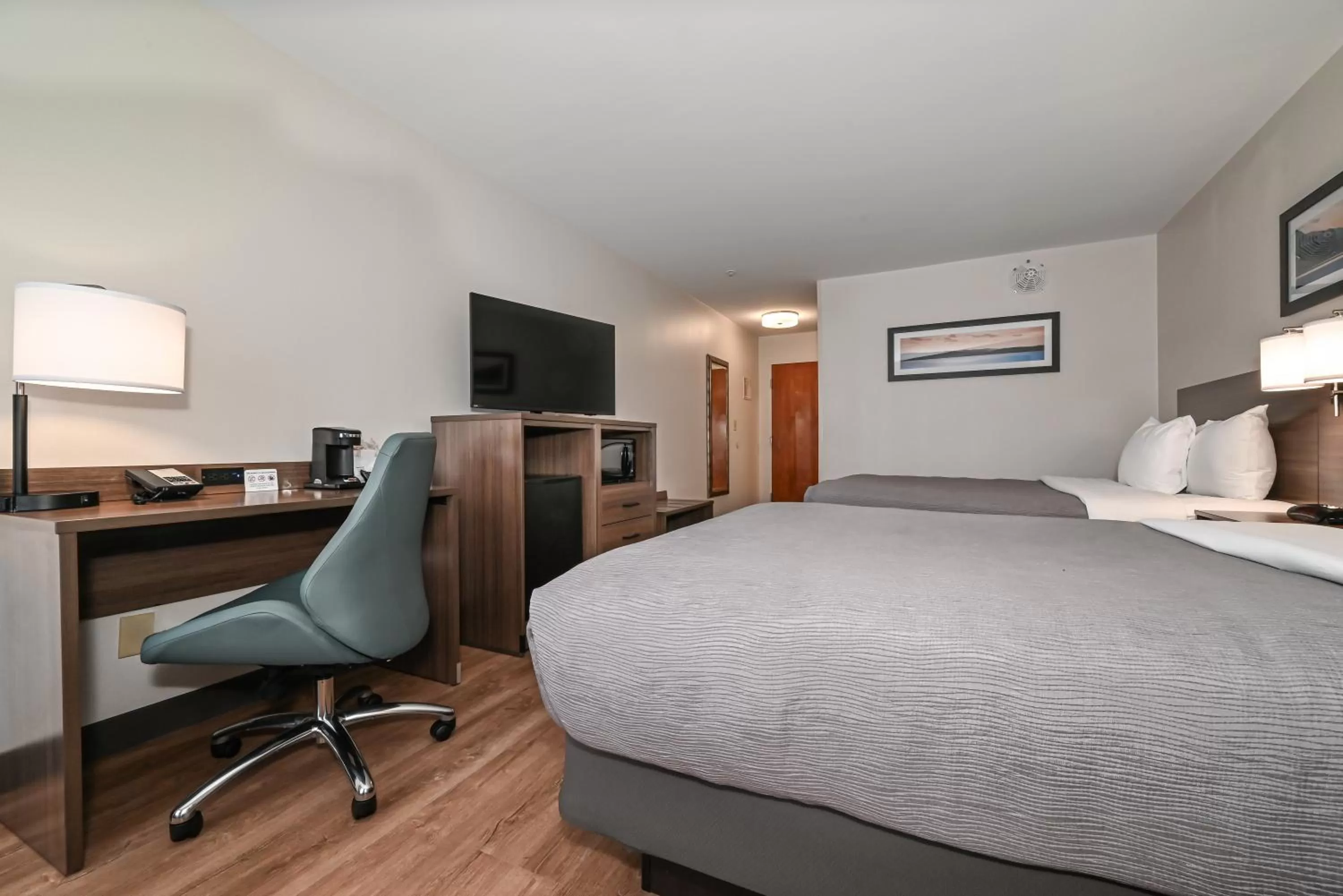 Bed in Quality Inn & Suites Matthews - Charlotte