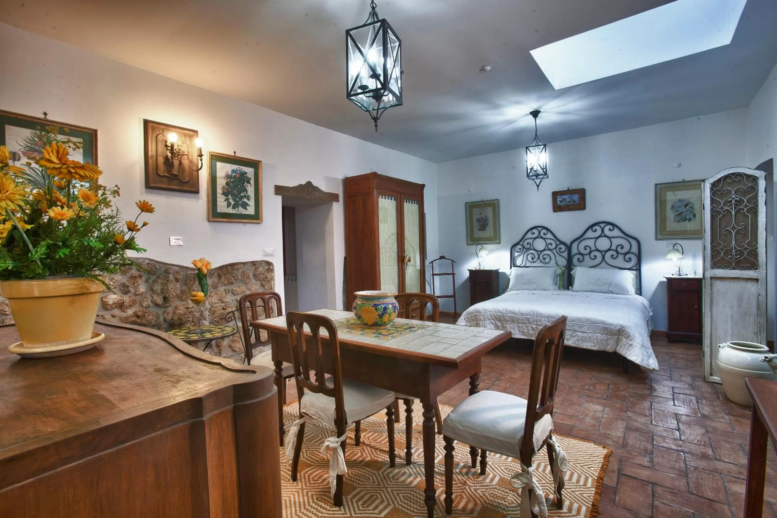 Dining Area in Antico Casale Spezia Pelagalli