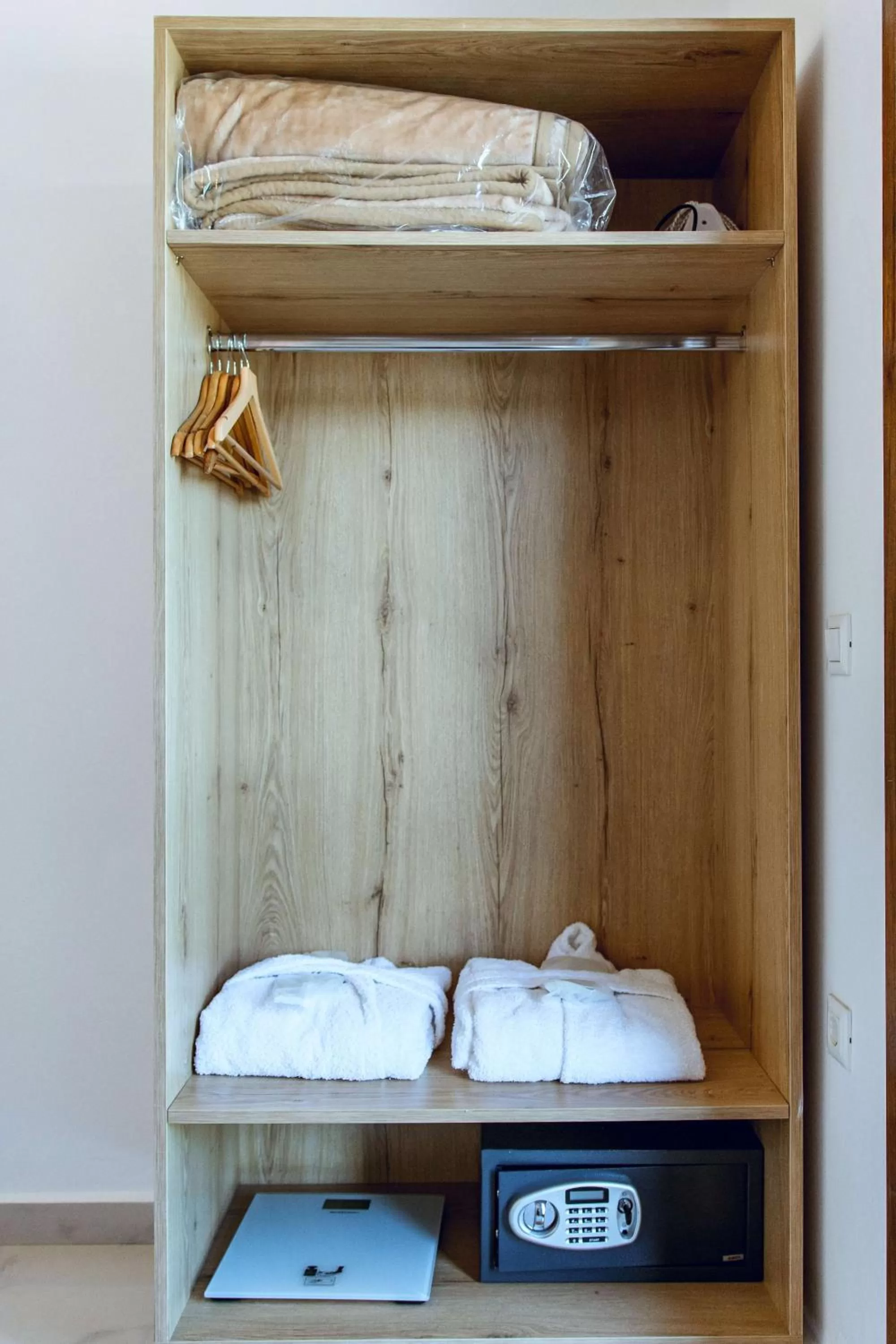 Area and facilities, Bed in Deluxe Suites