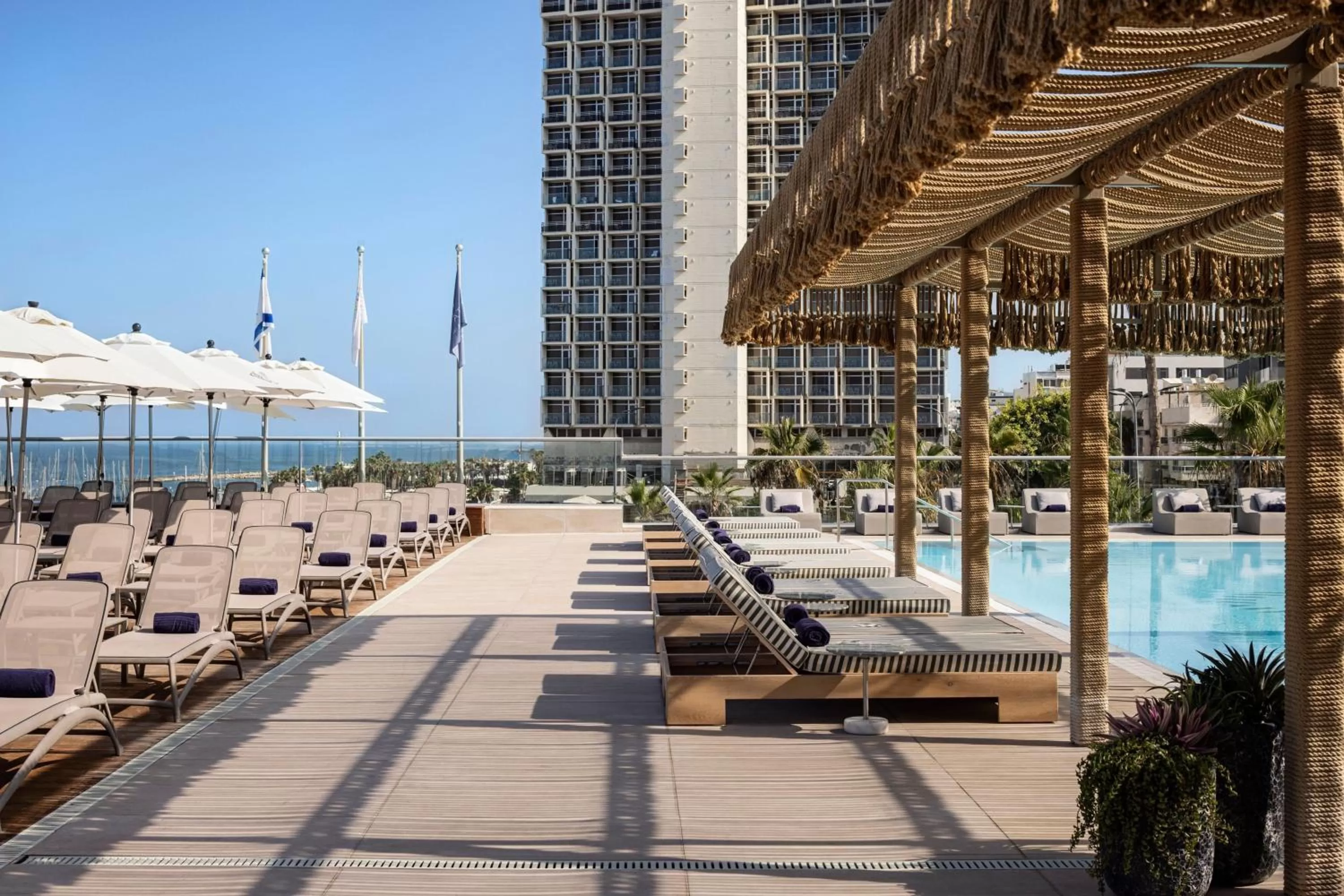 Swimming pool in Sheraton Grand Tel Aviv