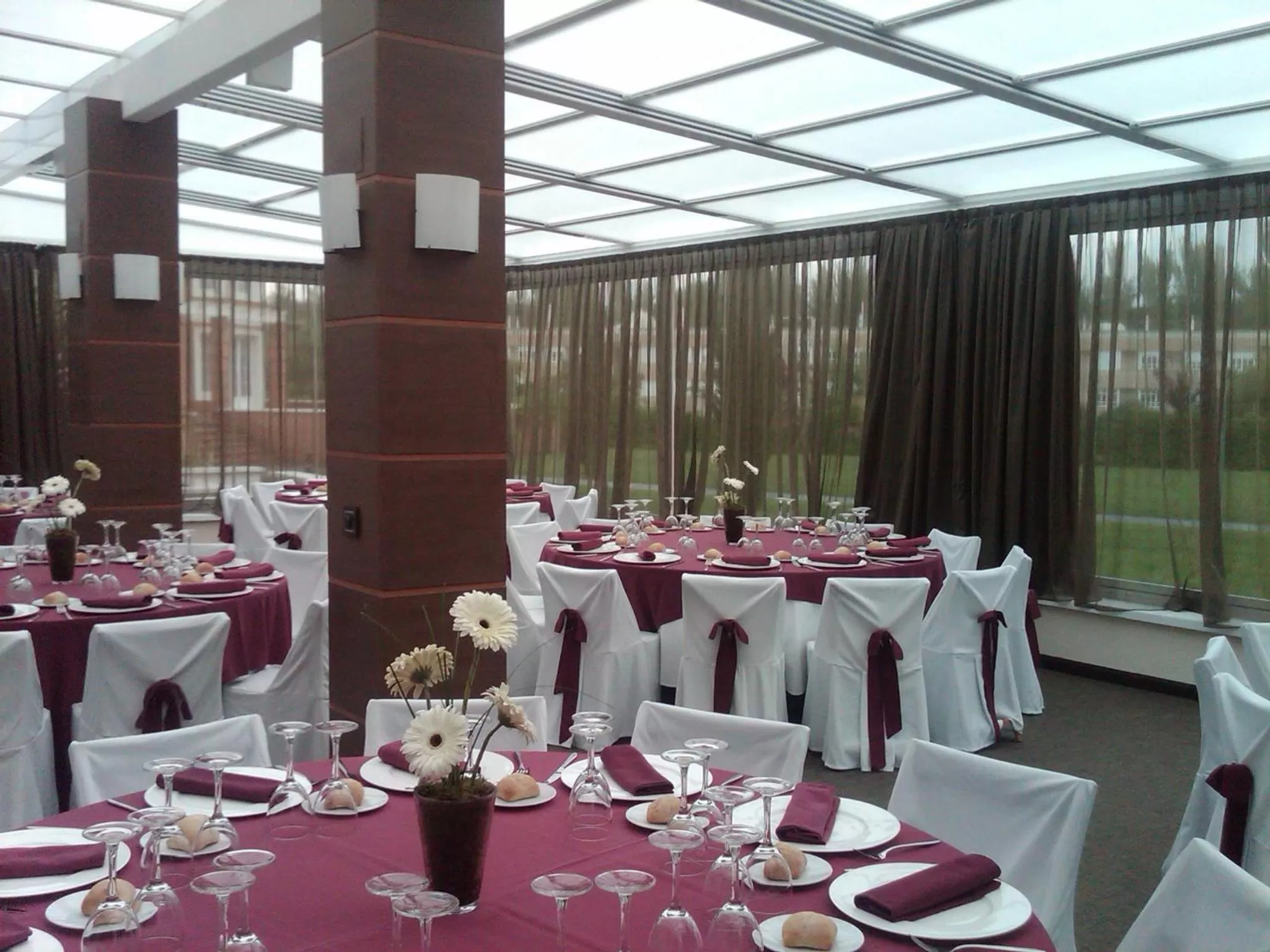 Restaurant/places to eat in Exe Zarzuela Park