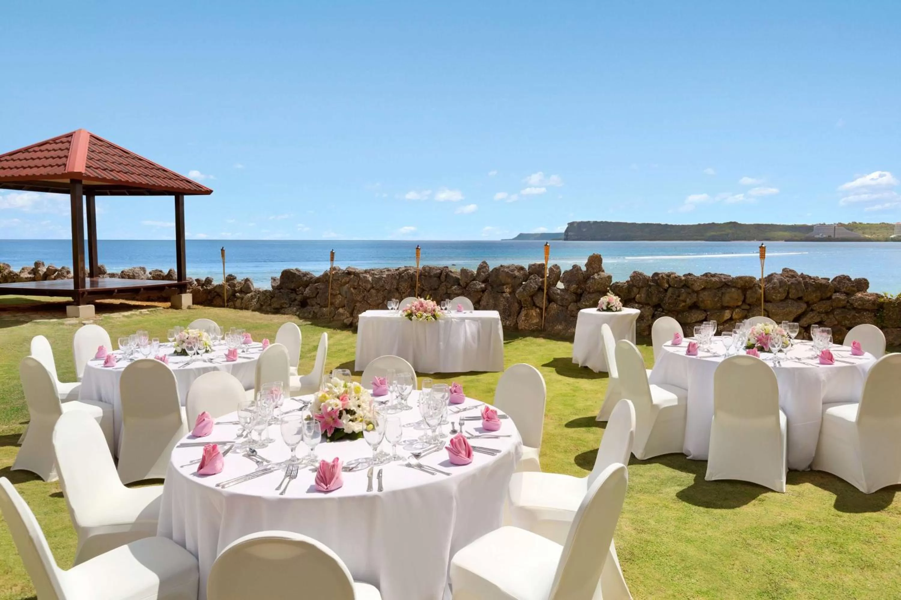 Dining area in Hilton Guam Resort & Spa