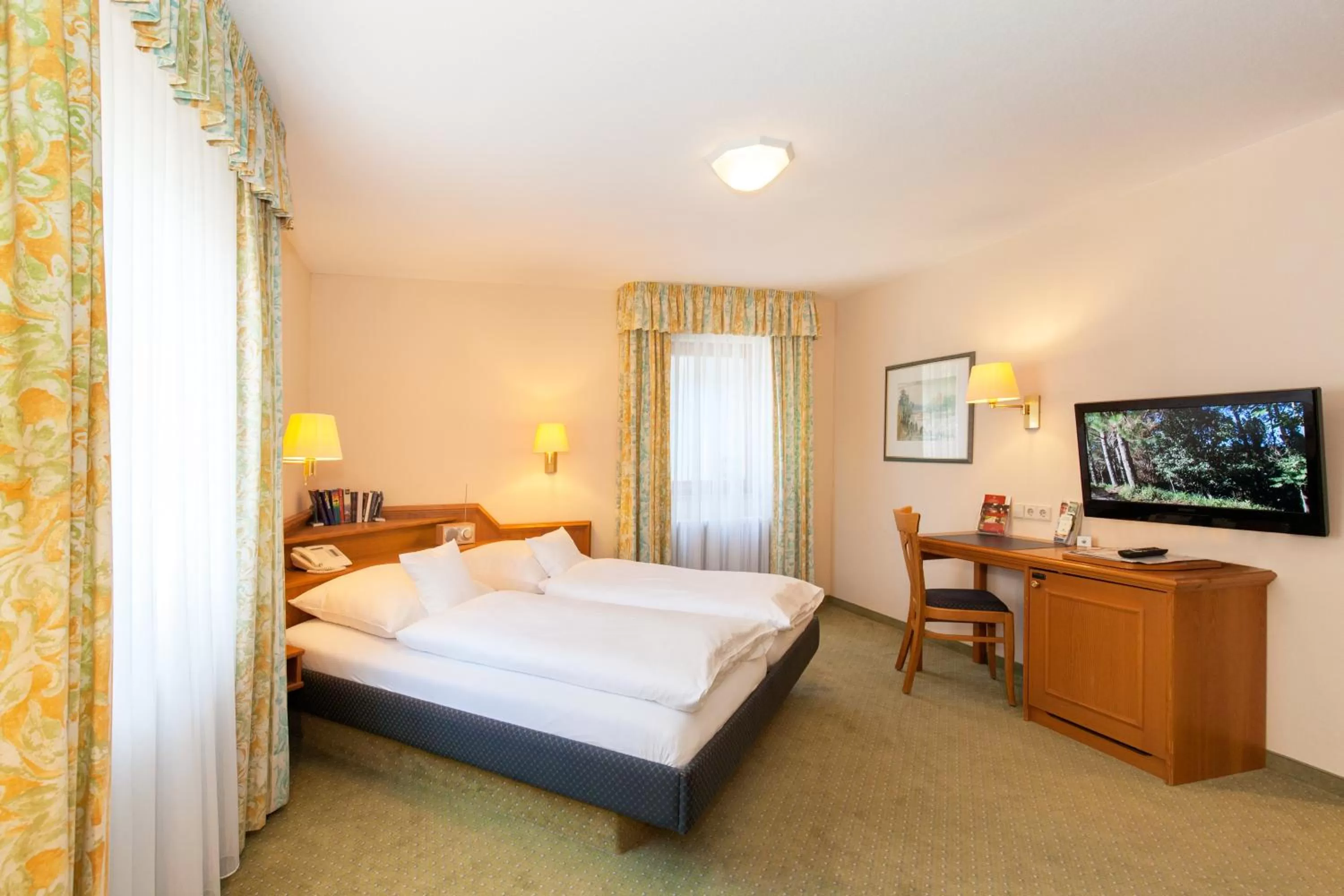 Photo of the whole room, Bed in Landgasthof Hotel Hirsch