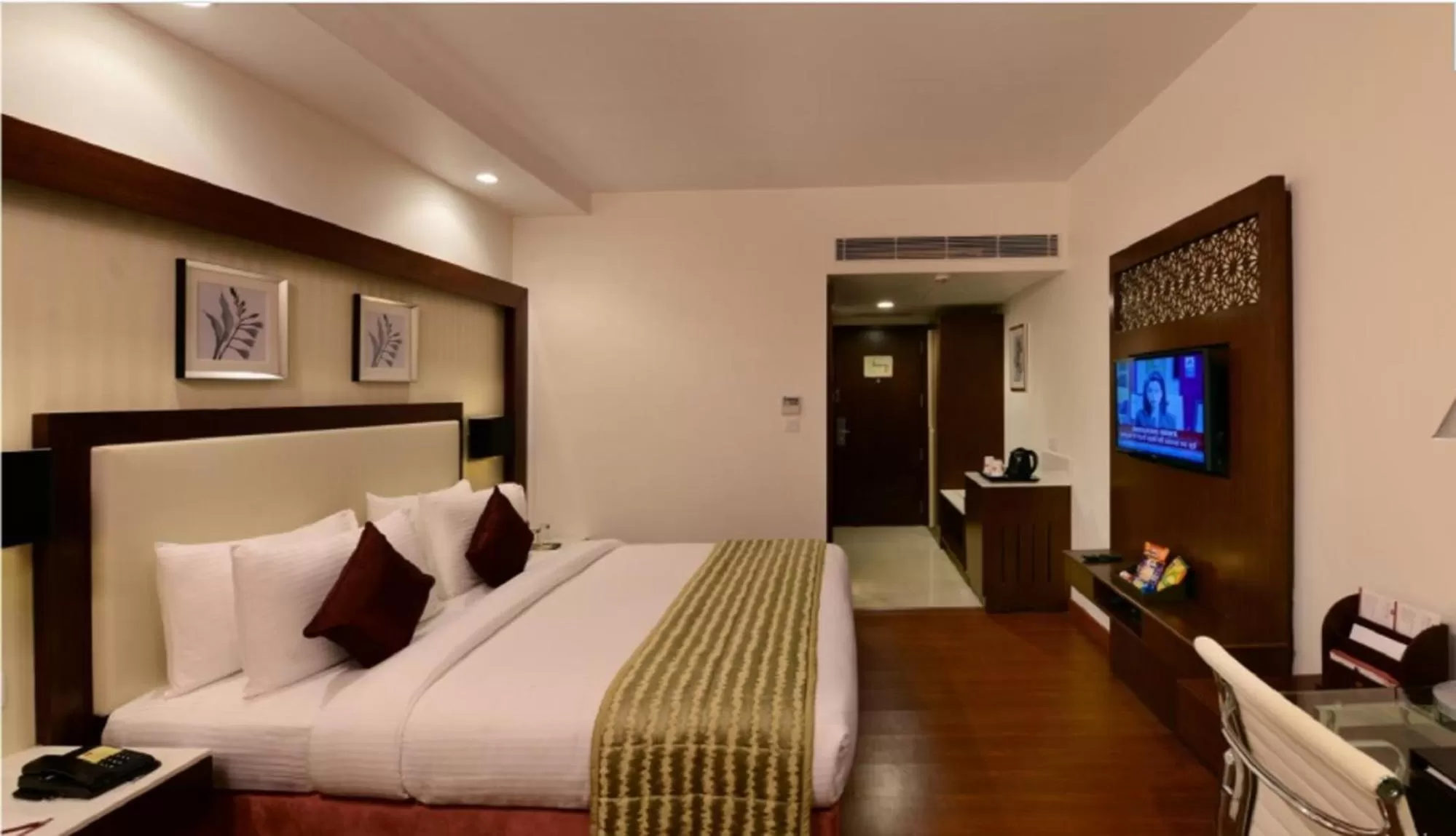 Bedroom, Bed in Lords Inn Jodhpur