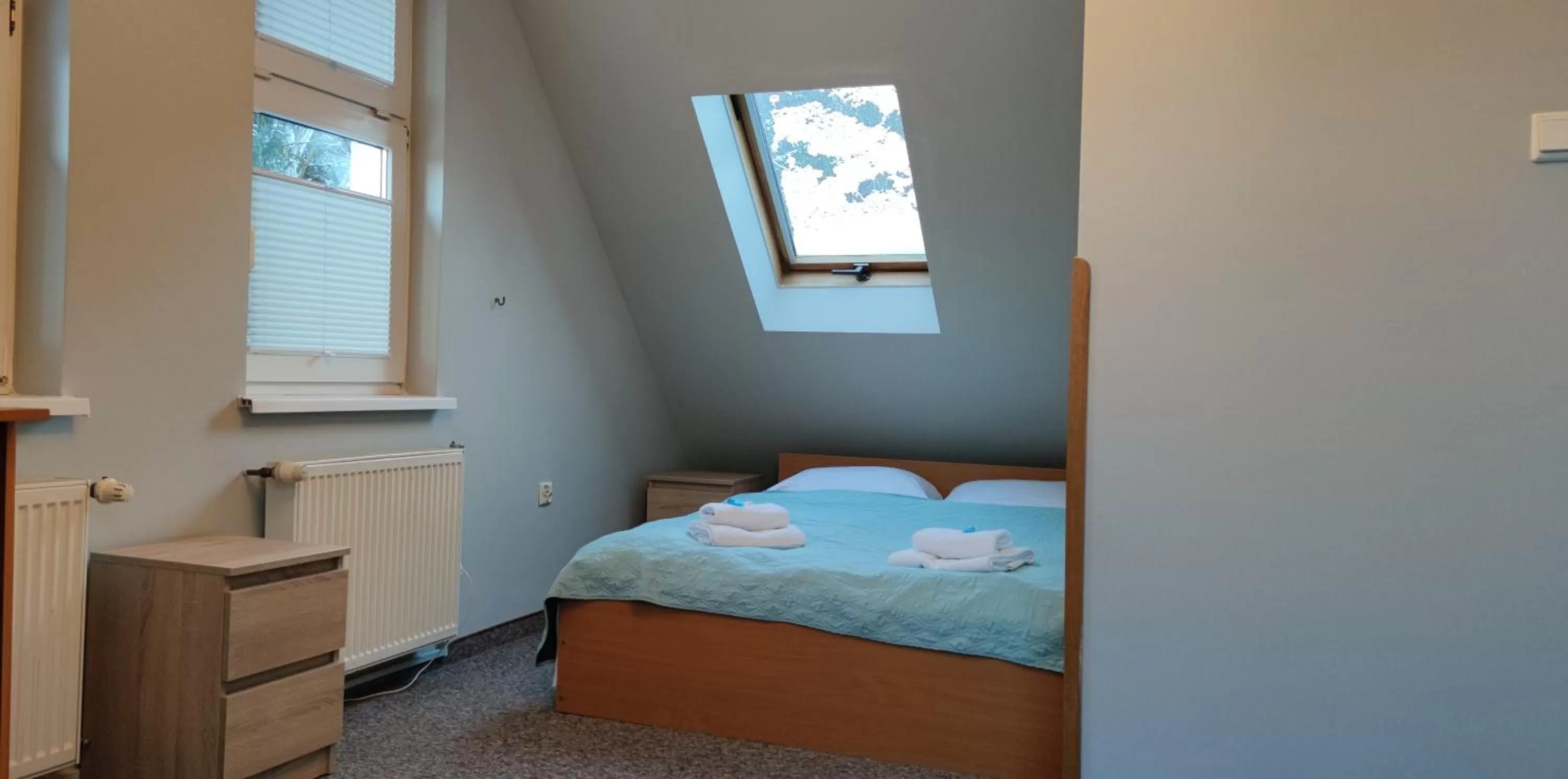 Photo of the whole room, Bed in Ośrodek Konferencyjno-Wypoczynkowy "Krucze Skały" w Karpaczu