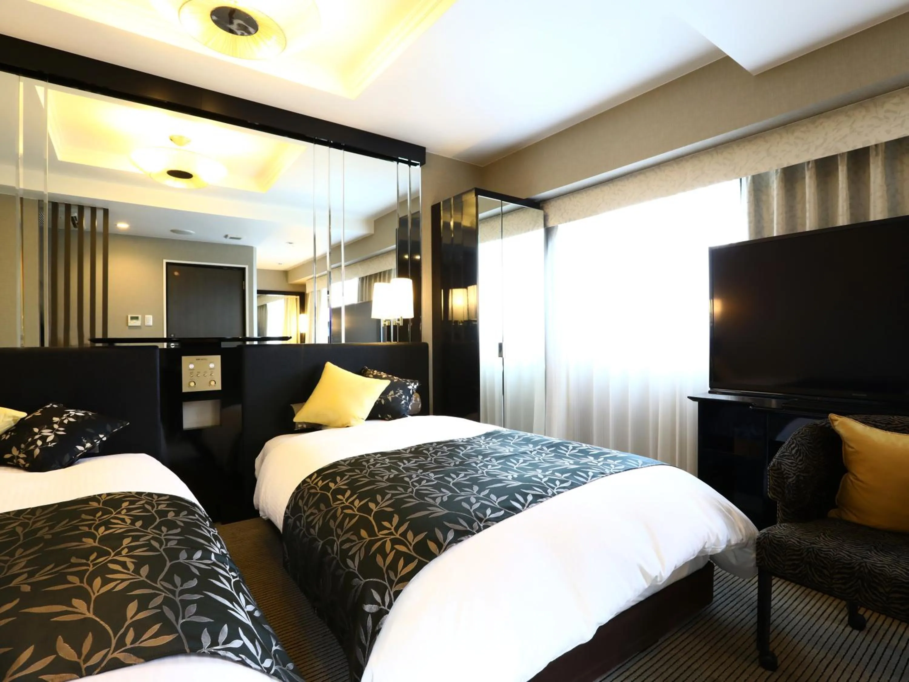 Photo of the whole room, Bed in APA Hotel Higashi Nihombashi Ekimae