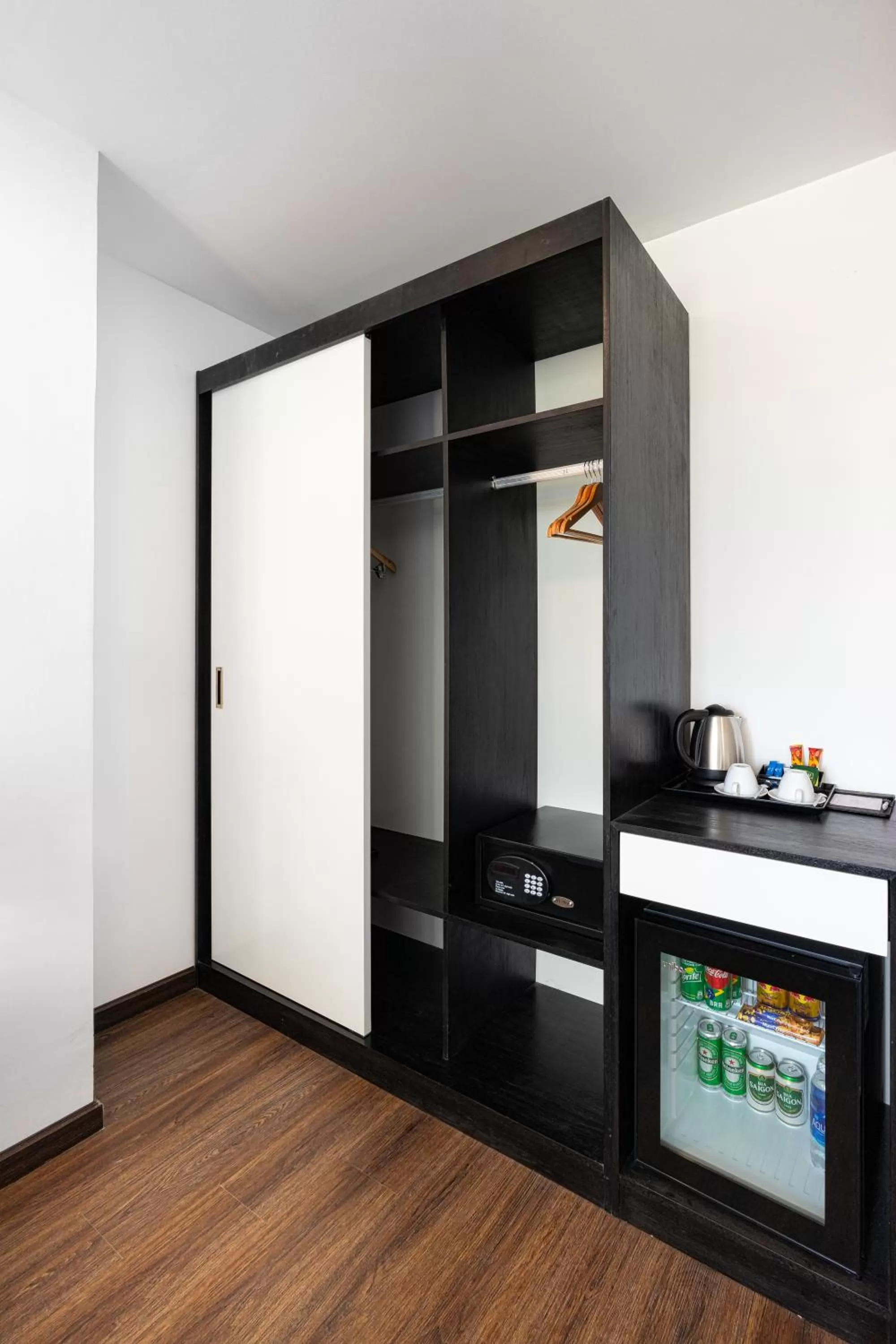 Communal lounge/ TV room, TV/Entertainment Center in Paralia Hotel Nha Trang