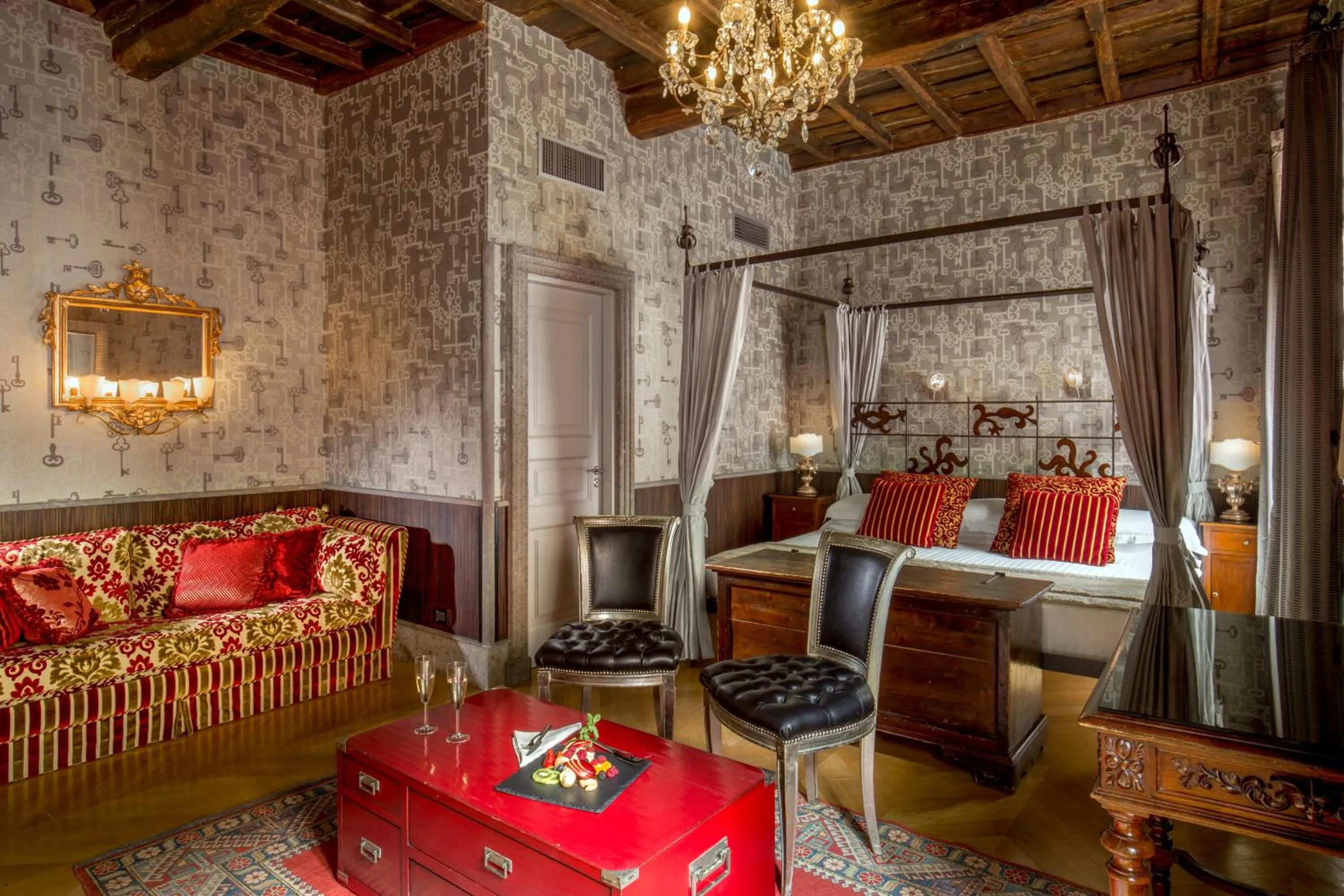 Junior Suite in The Inn at the Roman Forum Luxury Collection - The Inn At The Roman Forum